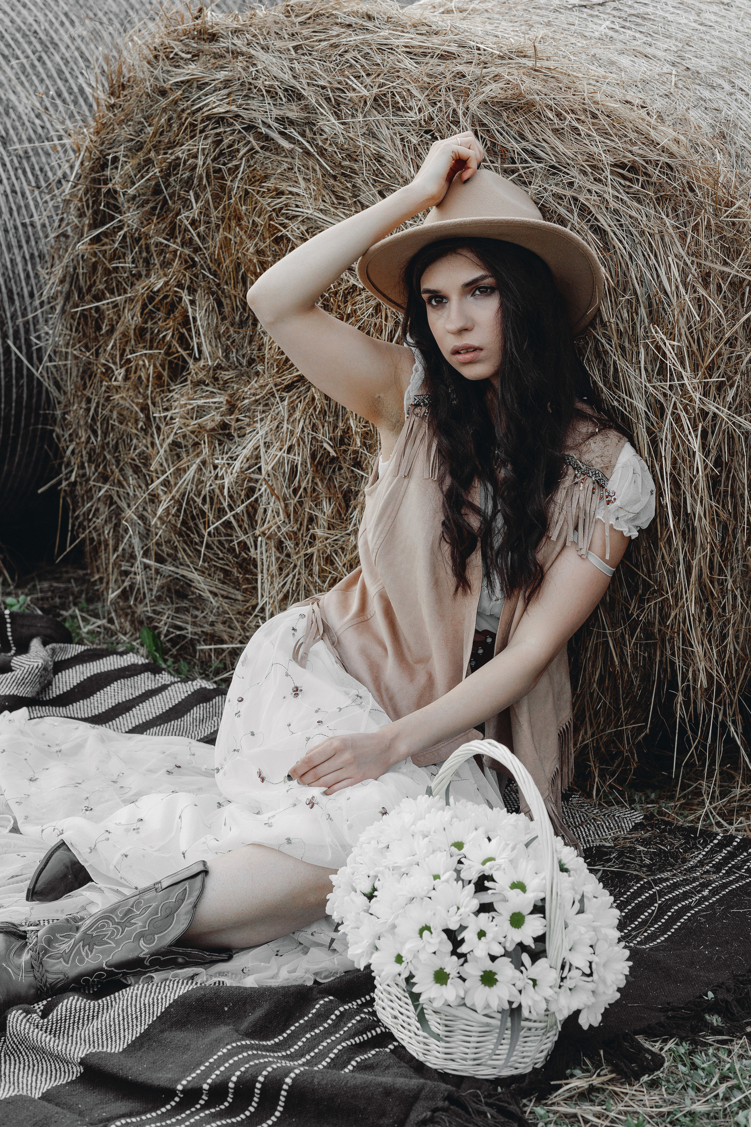 женский портрет в стогах