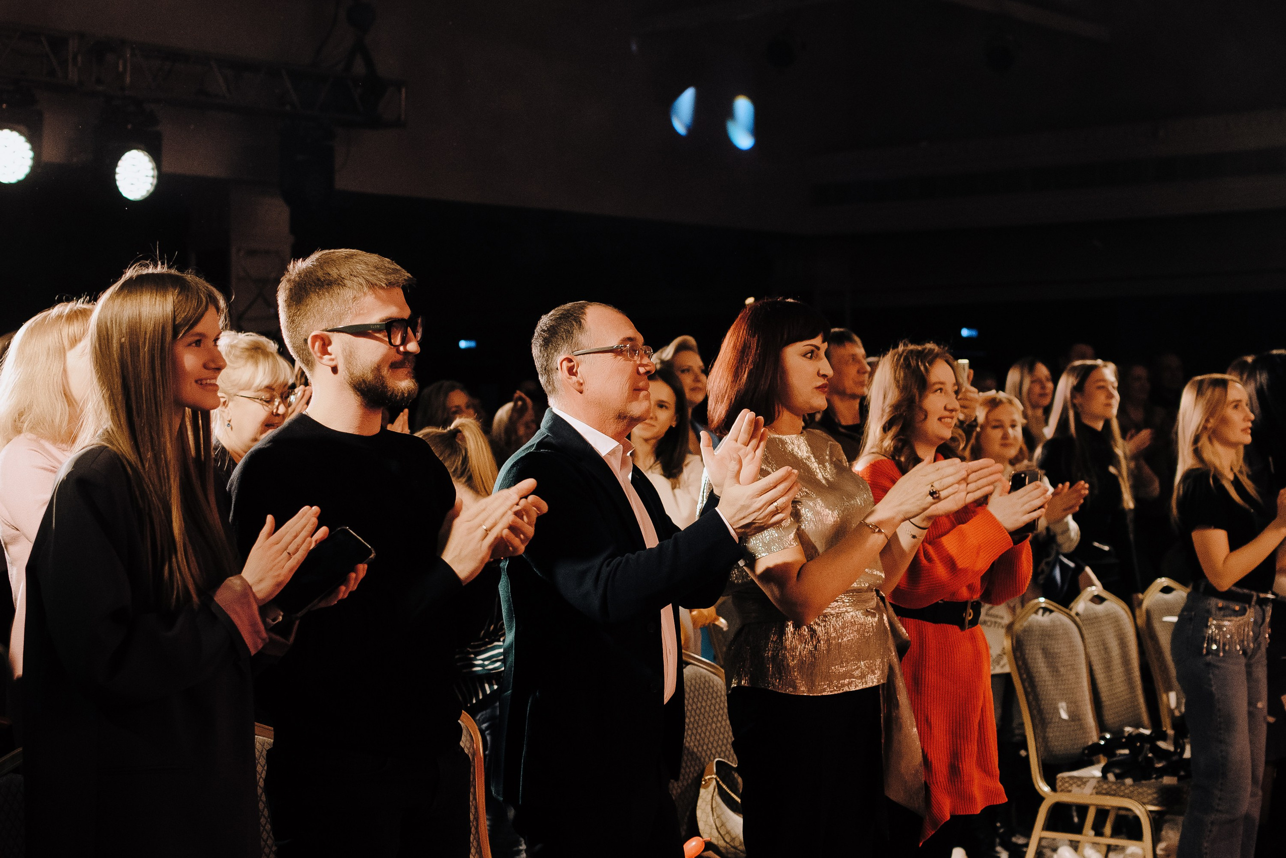 СПЕКТАКЛЬ «ВОЛШЕБНЫЕ ОЧКИ» ОПТИК-ЦЕНТР. Репортажный фотограф Зуев Роман г. Челябинск