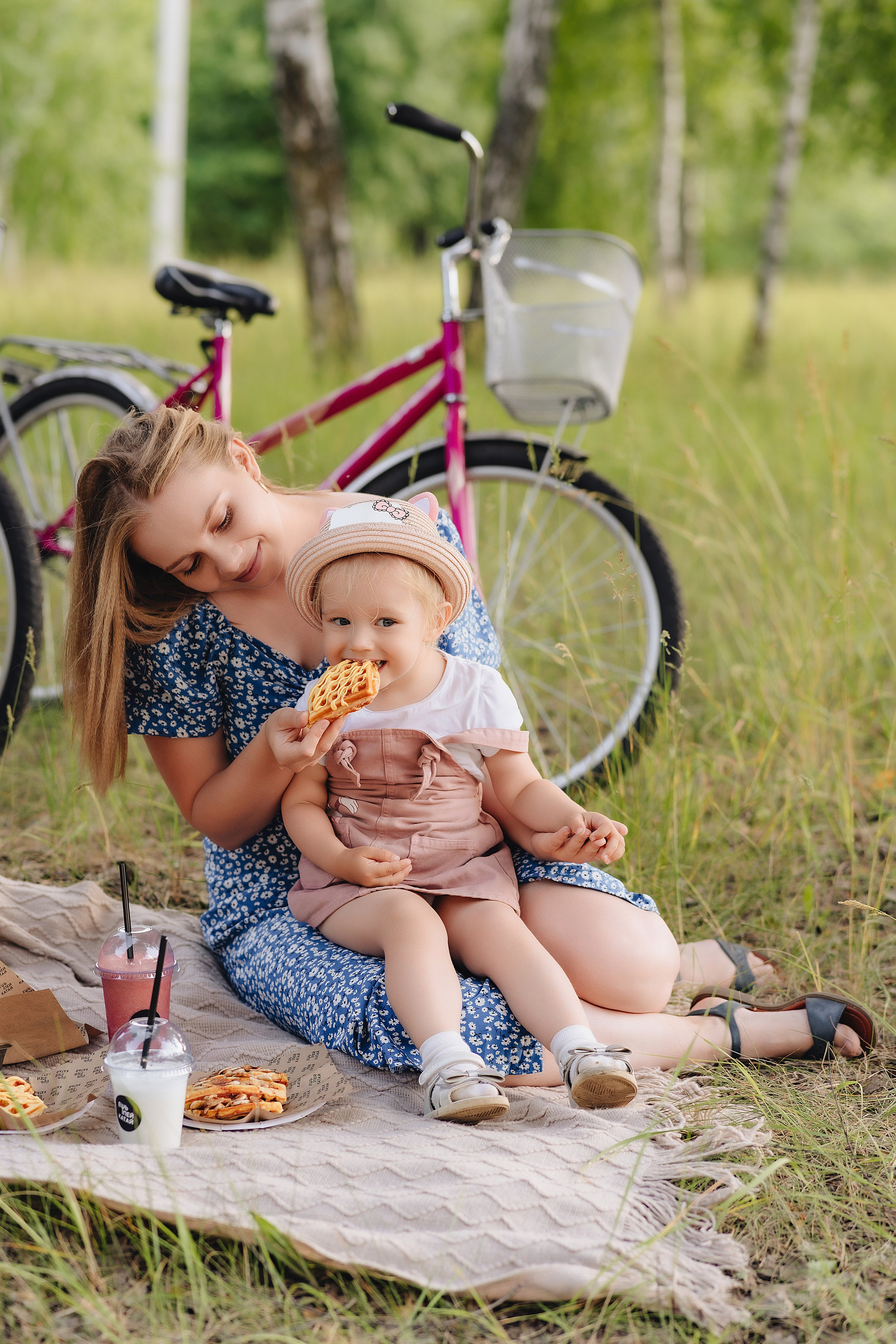 Семейная прогулка | Съемка для кофейни. Фотограф Карина Шмулёва. Воронеж и область
