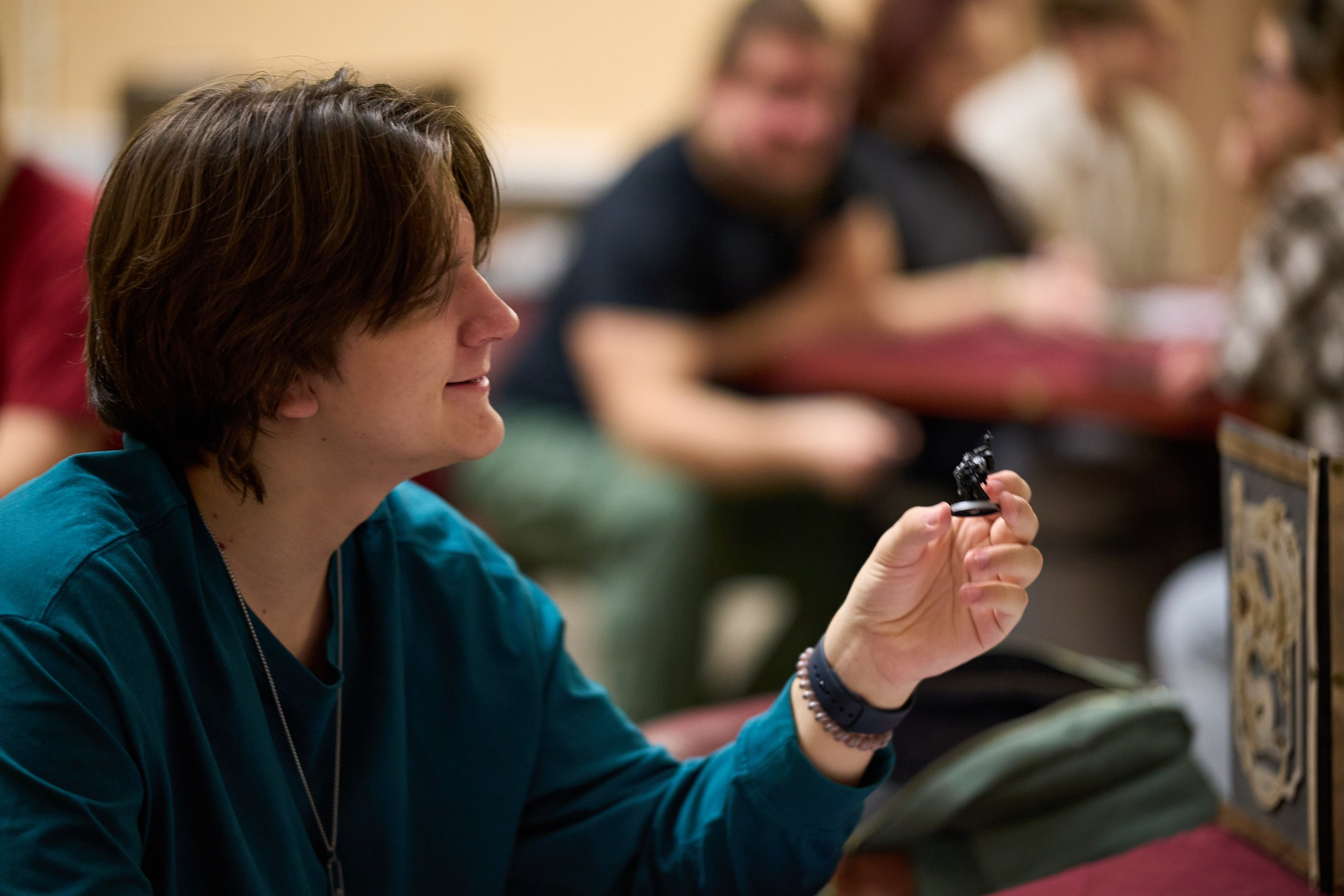 Мантикон V (2025). Фотографирует красивое Денис Горностаев