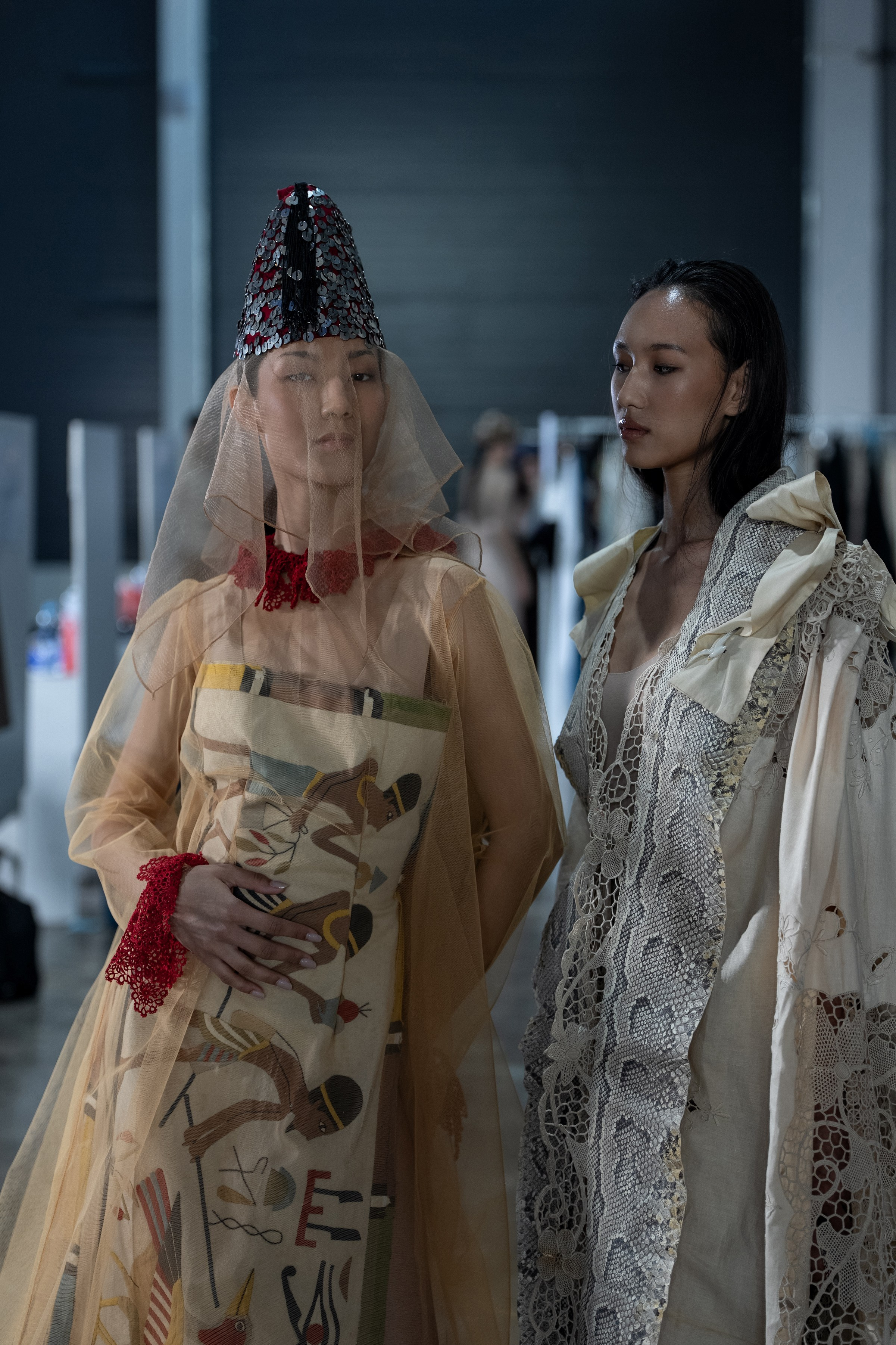 Visa Fashion Week Almaty Pre-Fall 2026 April Backstage Day 2. Сайт Алматинского НЮ АРТ, будуар и фэшн фотографа Дениса Карпенко