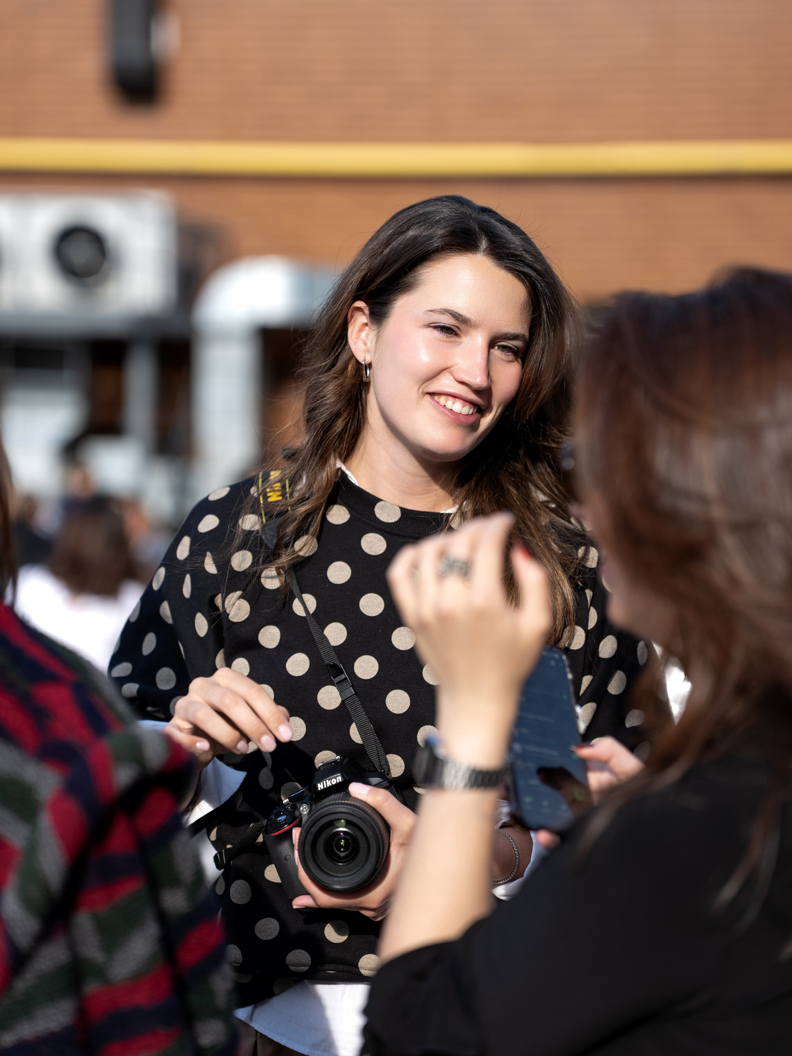 Visa Fashion Week Almaty Pre-Fall 2026 April StreetStyle Day 1. Сайт Алматинского НЮ АРТ, будуар и фэшн фотографа Дениса Карпенко