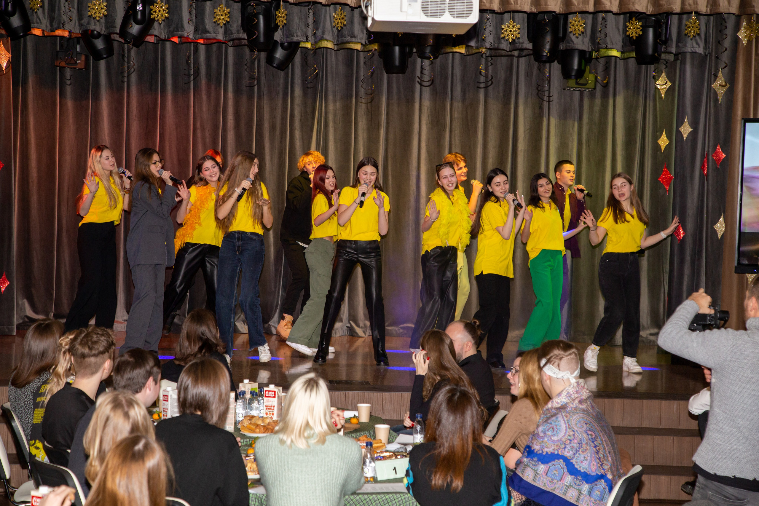 Репортажная съёмка для Домисольки на новый год. «Студия DRONAVT`s» — видеосъёмка и фотография г. Москва