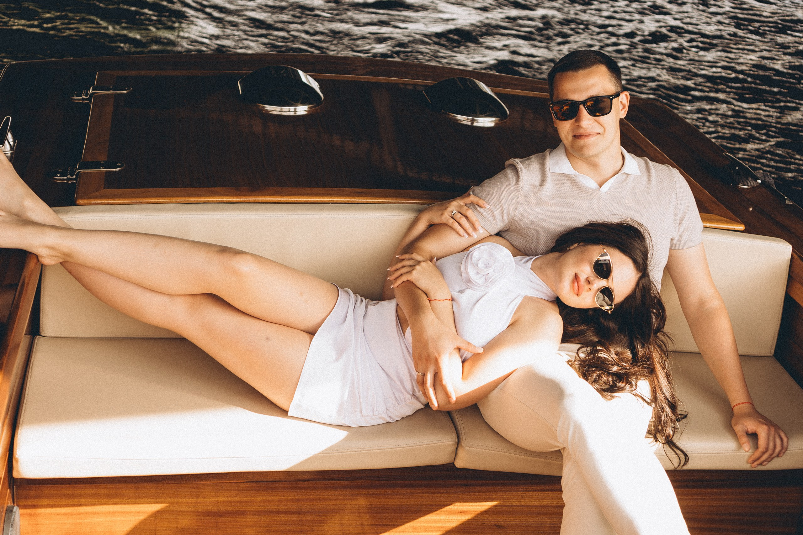 СВАДЕНБНАЯ СЬЕМКА НА КАТЕРЕ ПО КАНАЛАМ САНКТ-ПЕТЕРБУРГА И В АКВАТОРИИ НЕВЫ. Профессиональный фотограф, Санкт-Петербург — Виктория Богомолова