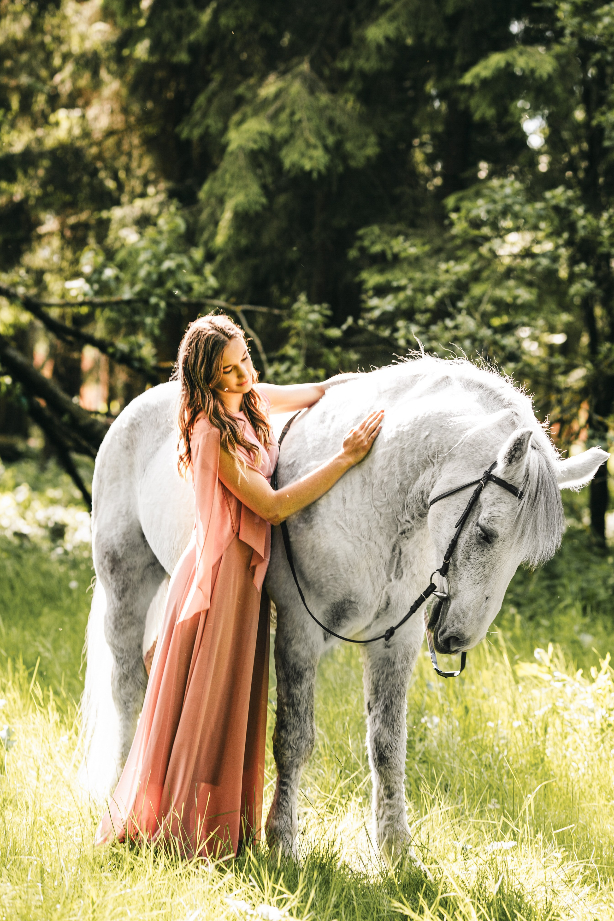 Фотосессия с лошадьми в Москве и МО, девушка в платье. Фотосессии с лошадьми