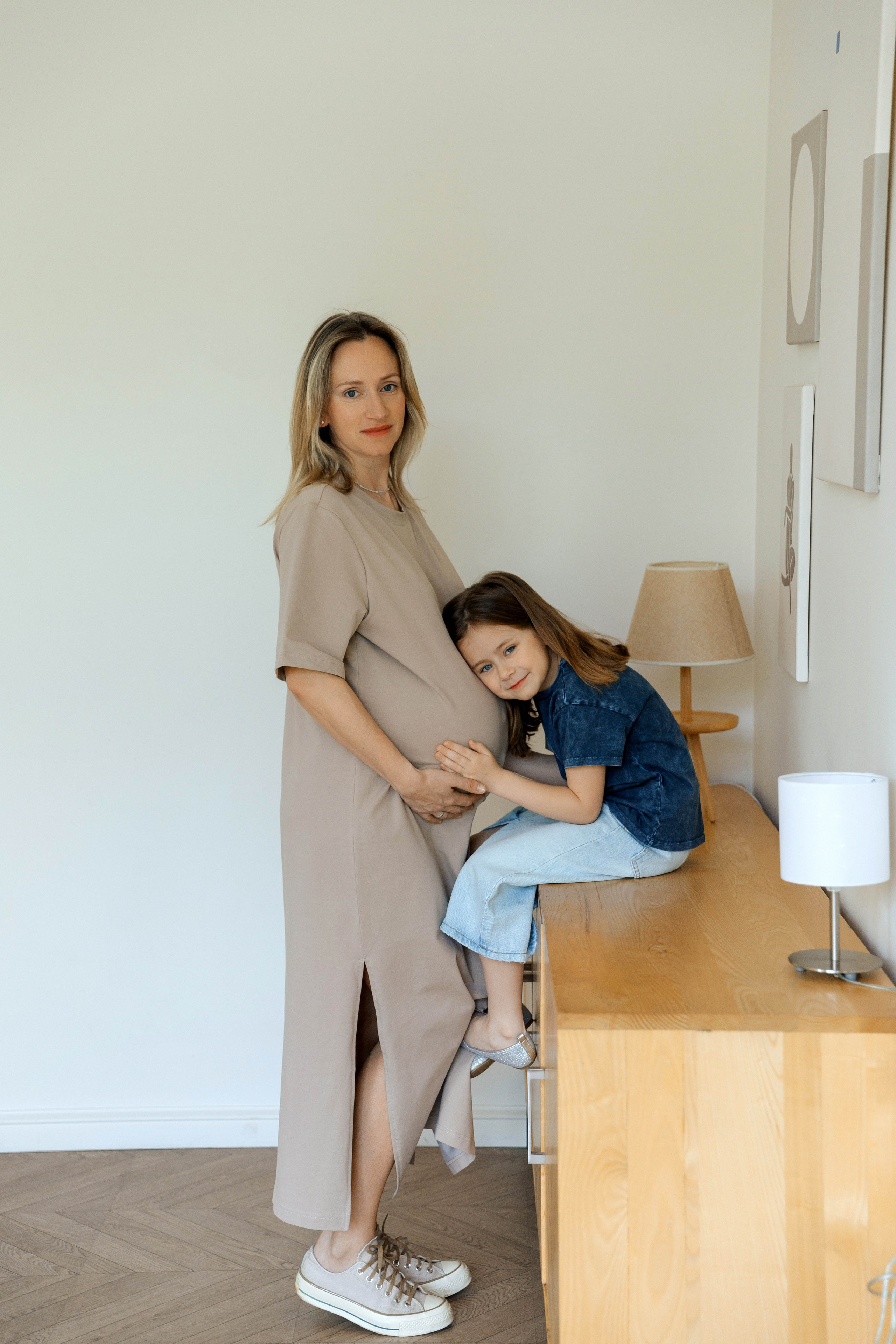 Фотосессия беременности мамы с дочкой. Фотограф Александра Сыщенко