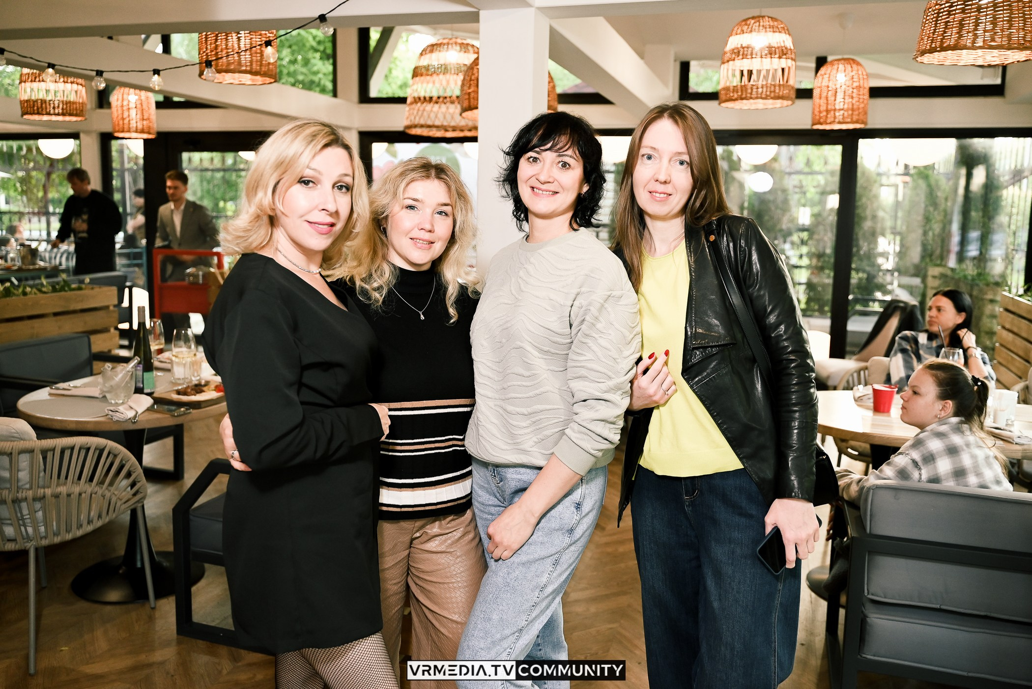 Ресторан «Volna»: Открытия летней веранды «Хочу на дачу»