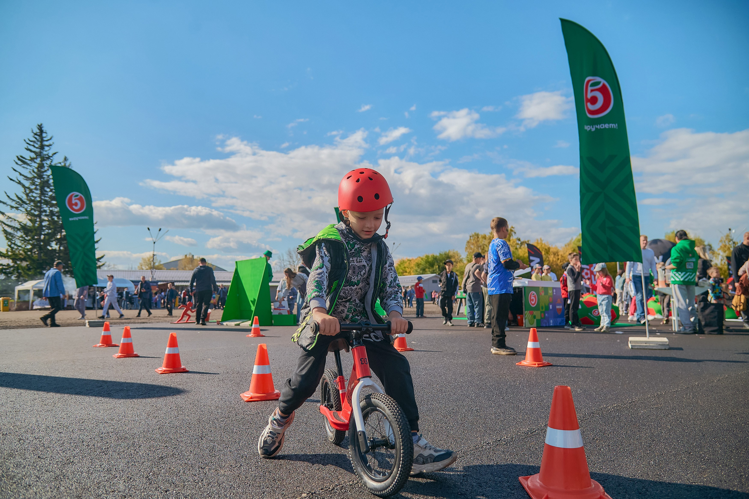 Фестиваль от супермаркета «Пятёрочка». Фотограф Яковлев Роман — Красноярск