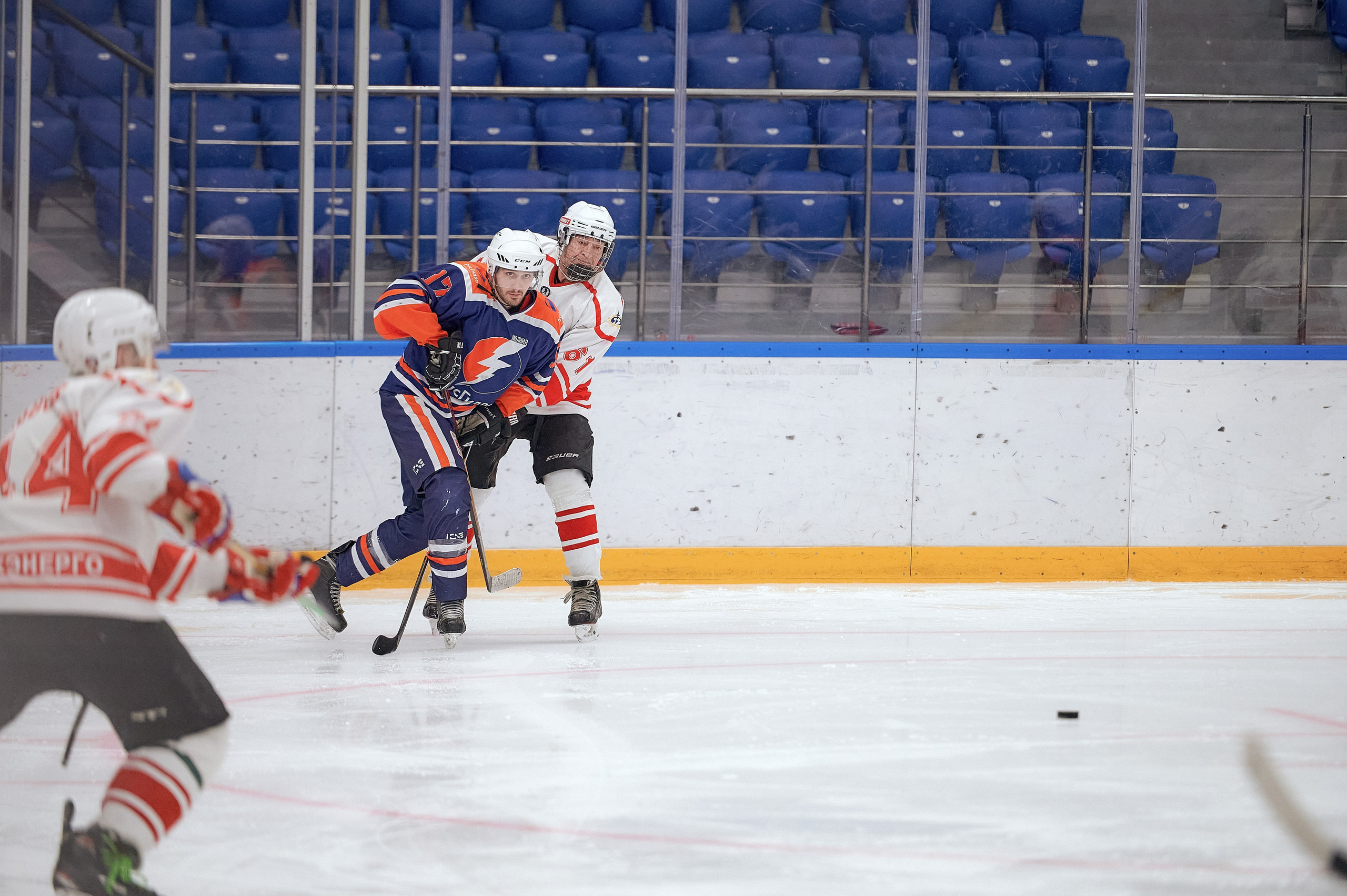 Портфолио репортажной фотосъёмки: Кристалл арена — Хоккей — РусГидро. Фотограф Яковлев Роман — Красноярск