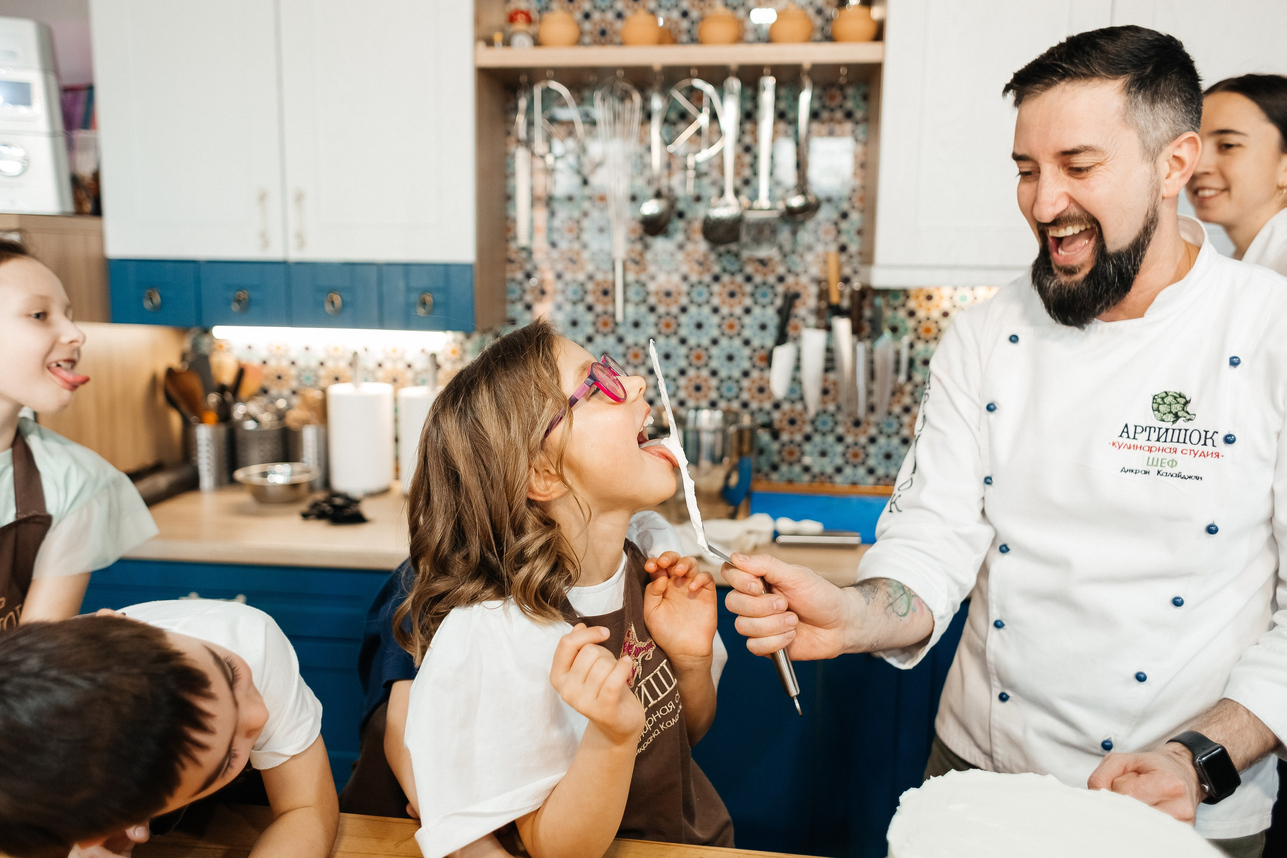 Детский мастер-класс в «АРТиШОК». Фотограф Кемерово | Сергей