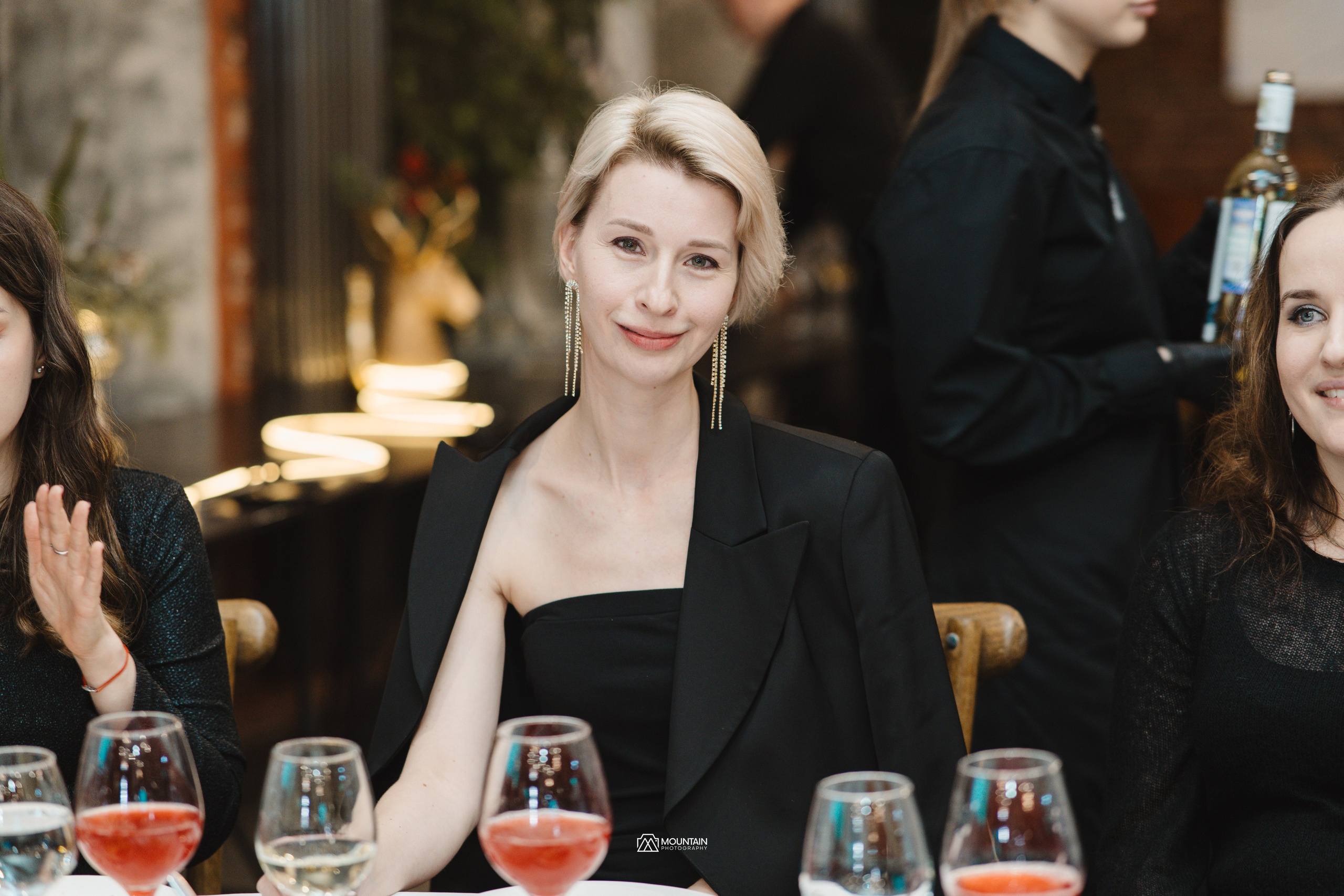 1klick End of year Party. Я занимаюсь событийной, свадебной, товарной, студийной… фотографией