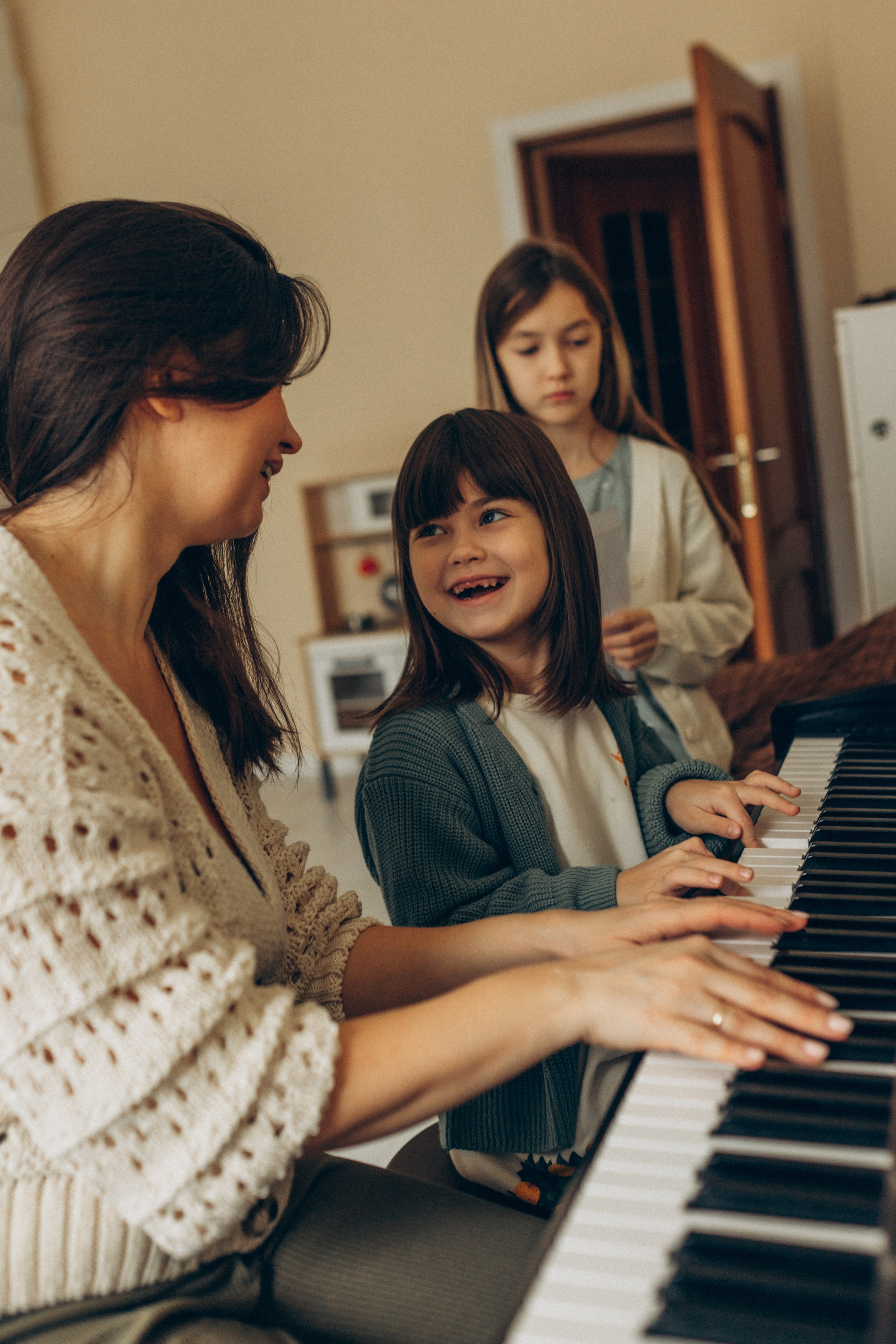 Наталья с Алиной и Ярославой. Семейный фотограф lifestyle в Новосибирске Елена Шпилевая