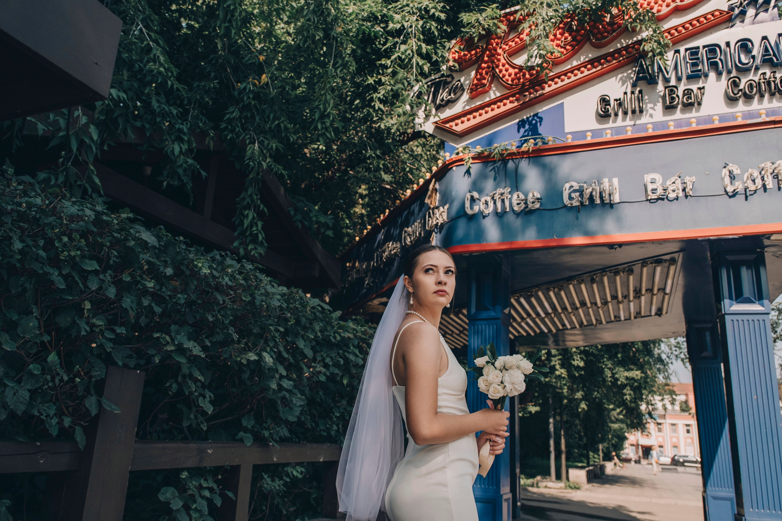 Свадебная прогулка в городе. Фотограф в Иркутске Анна Мирошникова