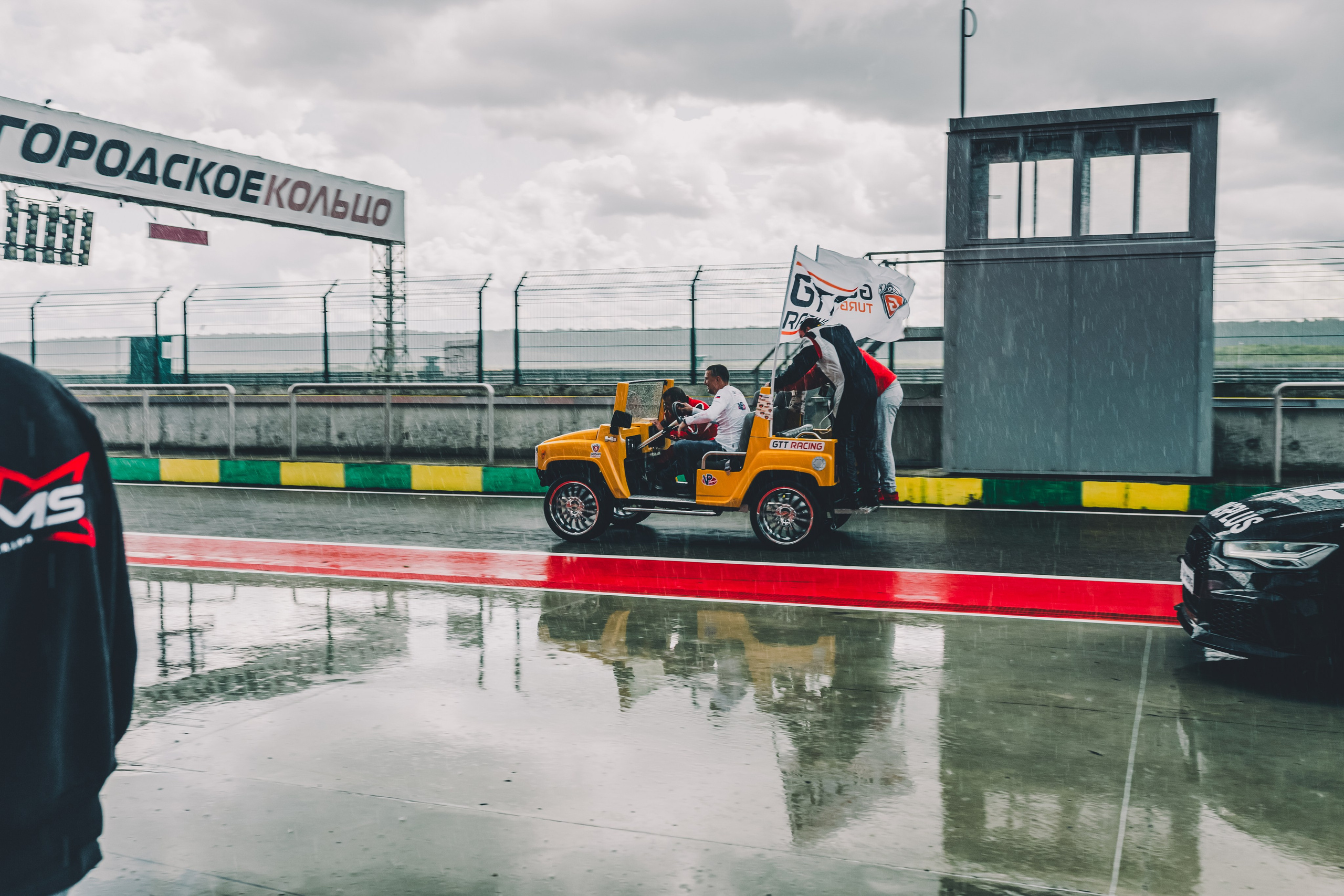 Автомобили и не только. Фотограф в Санкт-Петербурге Дмитрий Брусс