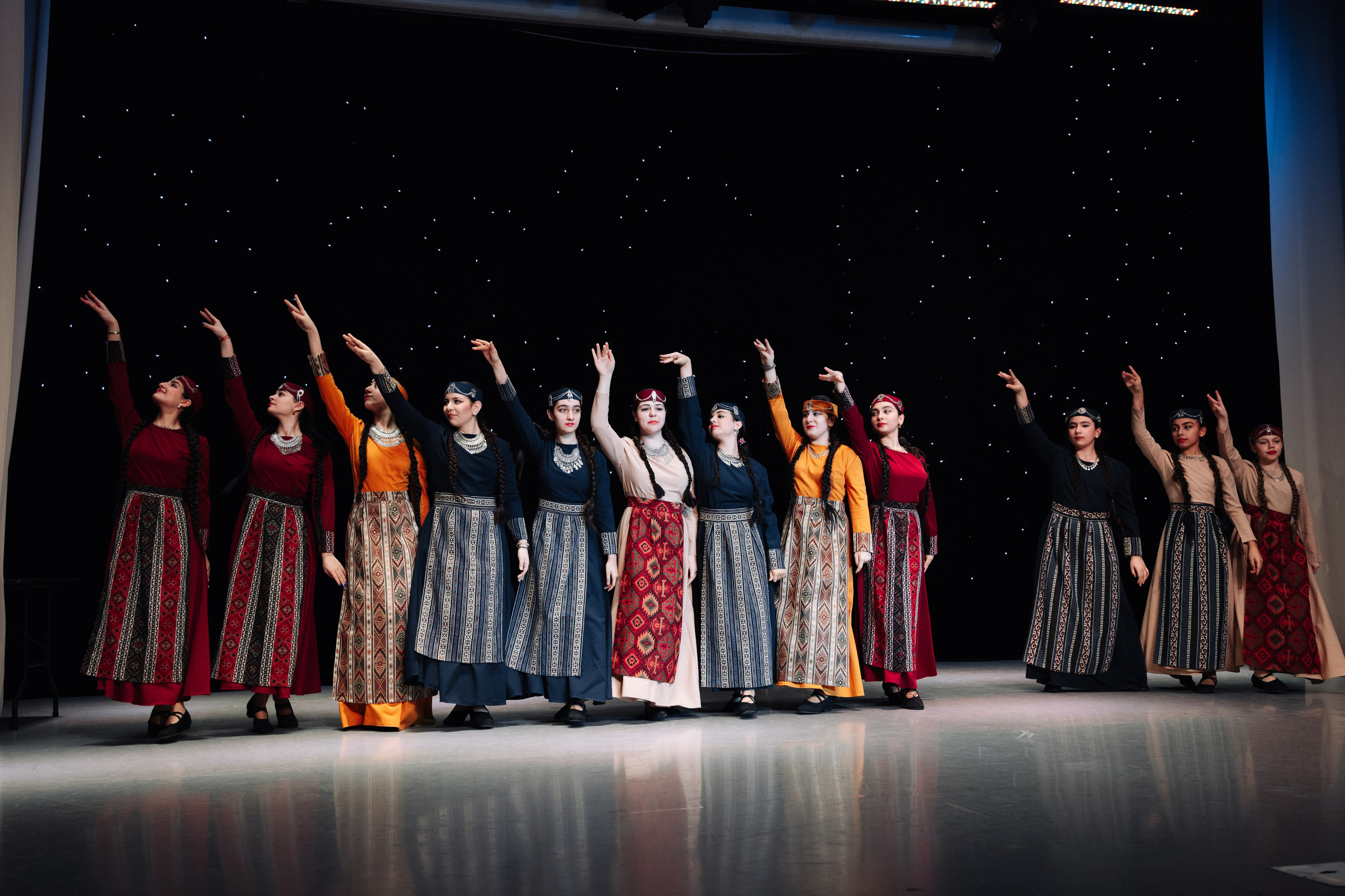 Благотворительный концерт в помощь Артему Сардаряну. Фотограф Артем Севостьянов. Профессиональная фотосъемка в Ногинске, Москве, Московской области и за границей