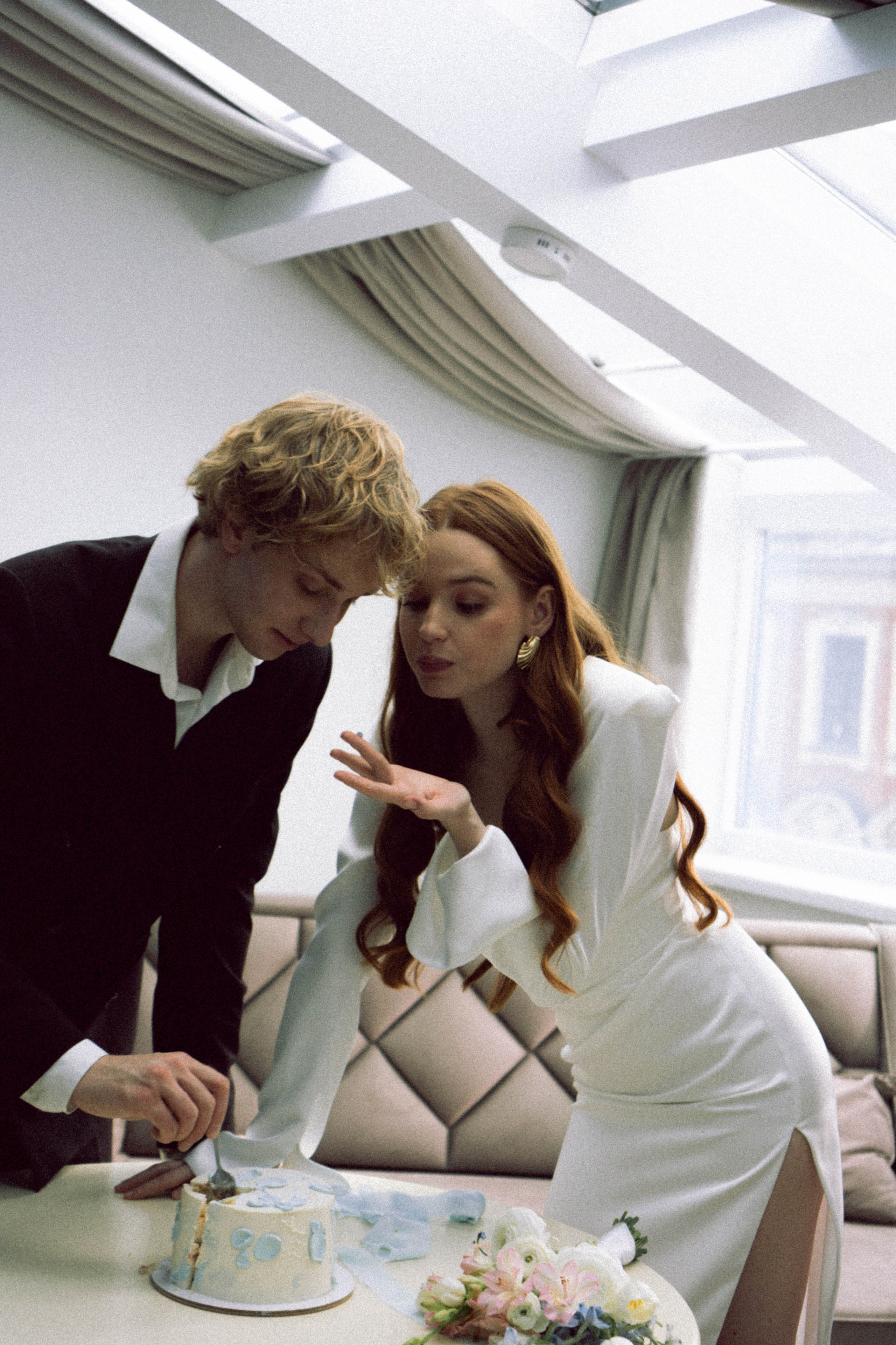 СВАДЕБНАЯ СЬЕМКА В ОТЕЛЕ. СБОРЫ ЖЕНИХА И НЕВЕСТЫ И ТАКЖЕ ТОР И ПОДГОТОВКА К ПРОГУЛКЕ. Профессиональный фотограф, Санкт-Петербург — Виктория Богомолова