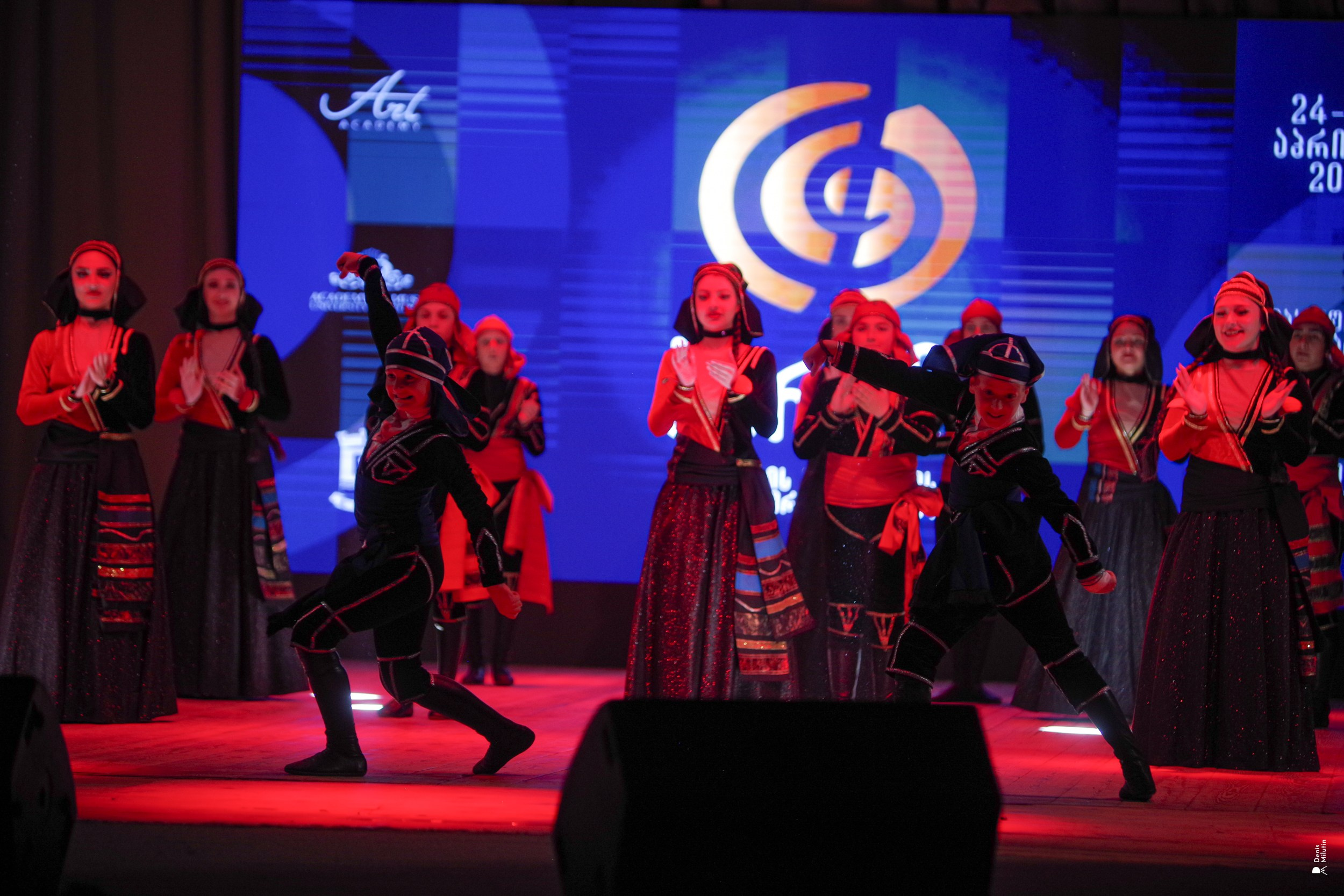 Танцы в Хоби. Портретный фотограф Денис Милютин