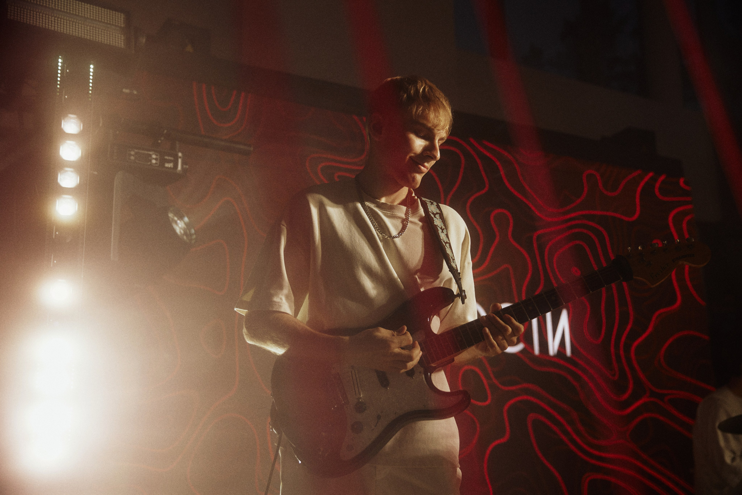 RED LINES. Дмитрий Мазуркевич: Профессиональный Репортажный Фотограф