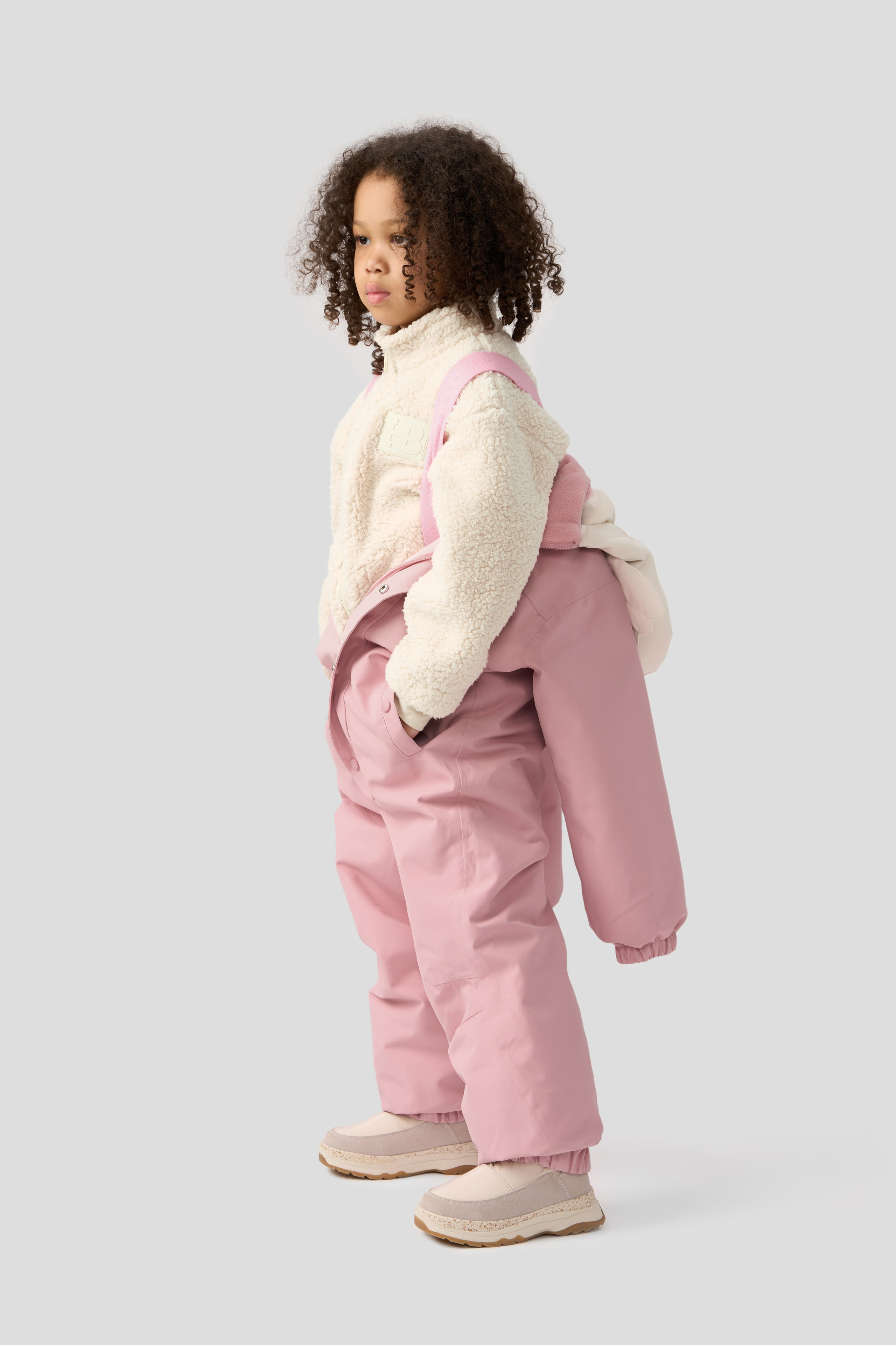 "Профессиональная детская фотосъемка для семейных портретов и воспоминаний""Высококачественная детская съемка новорожденных и малышей в студии""Рекламная детская фотосъемка для альбомов и подарков""Студийная детская съемка с креативными декорациями и позами""Коммерческая детская фотосъемка для маркетинга детских товаров""Фотография детской съемки с акцентом на эмоции и улыбки""Семейная детская съемка для портфолио и социальных сетей""Профессиональная детская фотосъемка с мягким освещением""Рекламные фото детской съемки для сайтов и брошюр""Высокоточная детская съемка для воспоминаний и презентаций""Детская фотосъемка высокого разрешения для семейных альбомов""Коммерческая детская съемка с фокусом на радость и развитие""Студийная фотосъемка детской съемки для брендов и маркетинга""Фотографии детской съемки для подарков и увеличения клиентов""Профессиональная детская съемка для каталогов и семейных историй" "Профессиональная каталожная фотосъемка товаров для e-commerce и интернет-магазинов""Высококачественная каталожная съемка одежды и аксессуаров с белым фоном""Рекламная каталожная фотосъемка для маркетинга продуктов и брендов""Студийная каталожная съемка с детальной проработкой текстур и материалов""Коммерческая каталожная фотосъемка для каталогов и онлайн-платформ""Фотография каталожной съемки с акцентом на дизайн и презентацию товаров""Предметная каталожная съемка для увеличения продаж в e-commerce""Профессиональная каталожная фотосъемка с использованием студийного освещения""Рекламные фото каталожной съемки для сайтов и социальных сетей""Высокоточная каталожная съемка товаров для презентаций и брошюр""Каталожная фотосъемка высокого разрешения для онлайн-магазинов""Коммерческая каталожная съемка с фокусом на качество и детализацию""Студийная каталожная фотосъемка для брендов и ритейла""Фотографии каталожной съемки для маркетинговых кампаний""Профессиональная каталожная съемка для каталогов и увеличения конверсии"