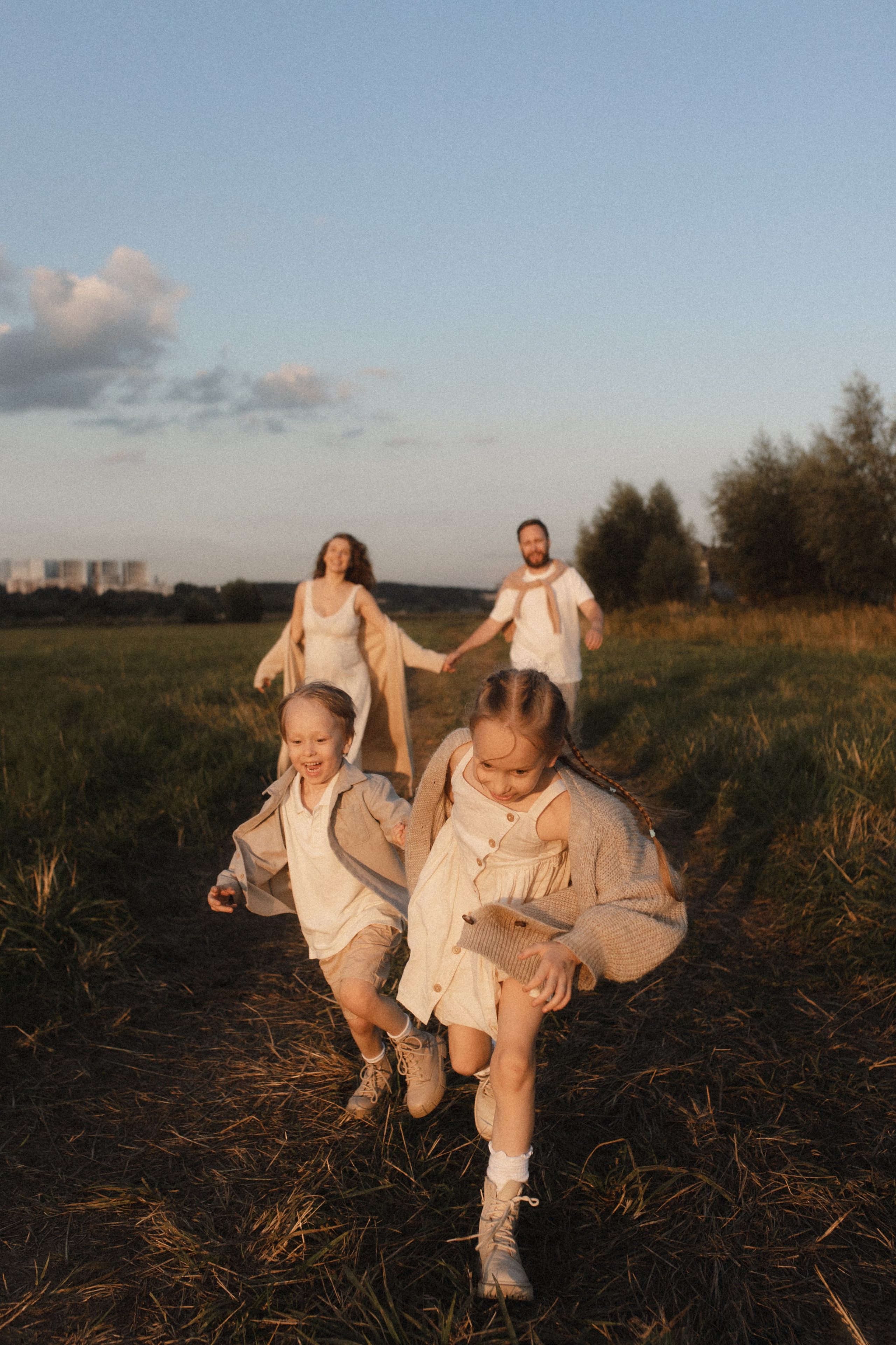 Ксюша, Паша, Василиса, Ваня и кое-кто ещё). Семейный фотограф в Москве Саша Герасименко