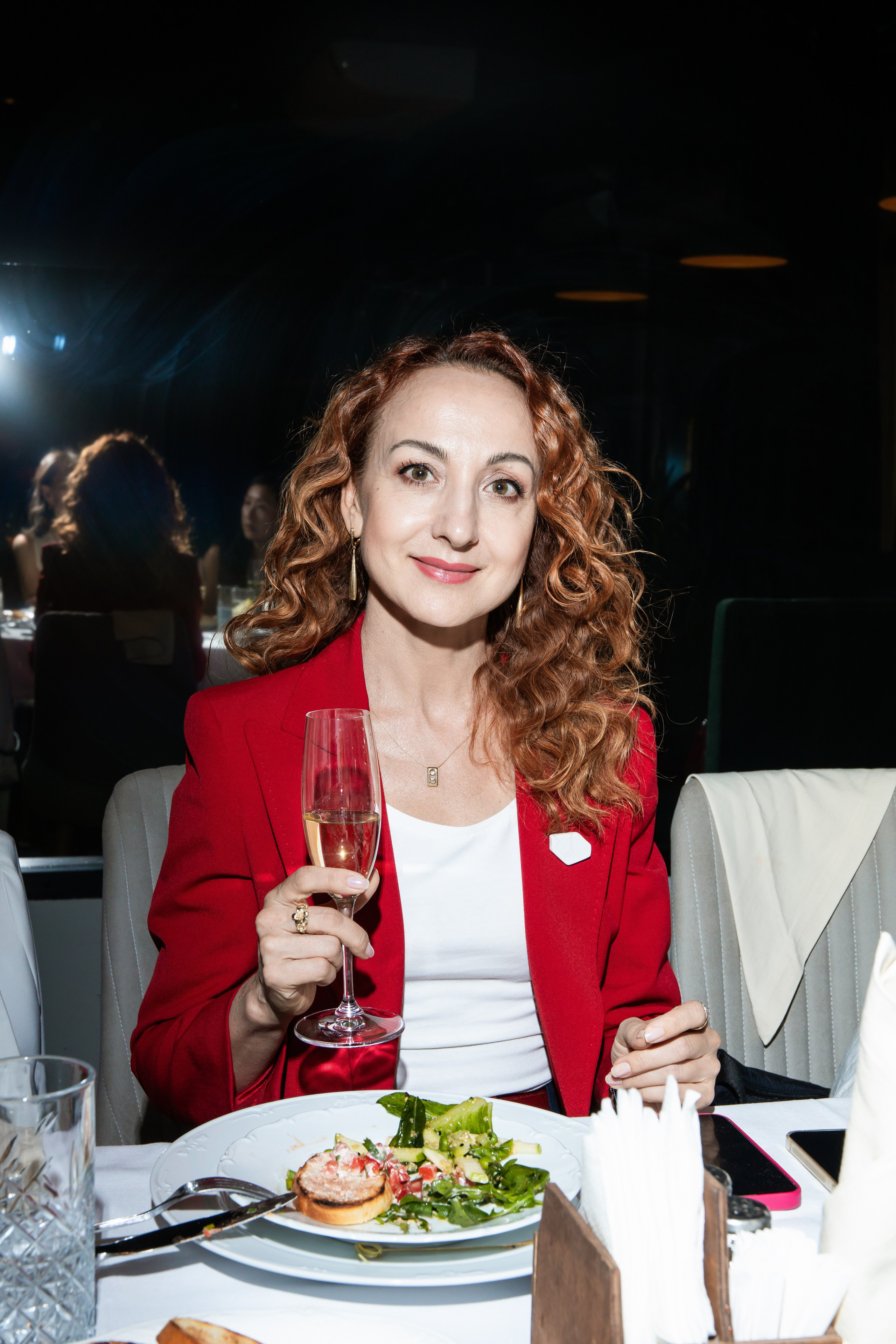 Couch. Свадебный и студийный фотограф в Алматы Ильяс Кырбаев