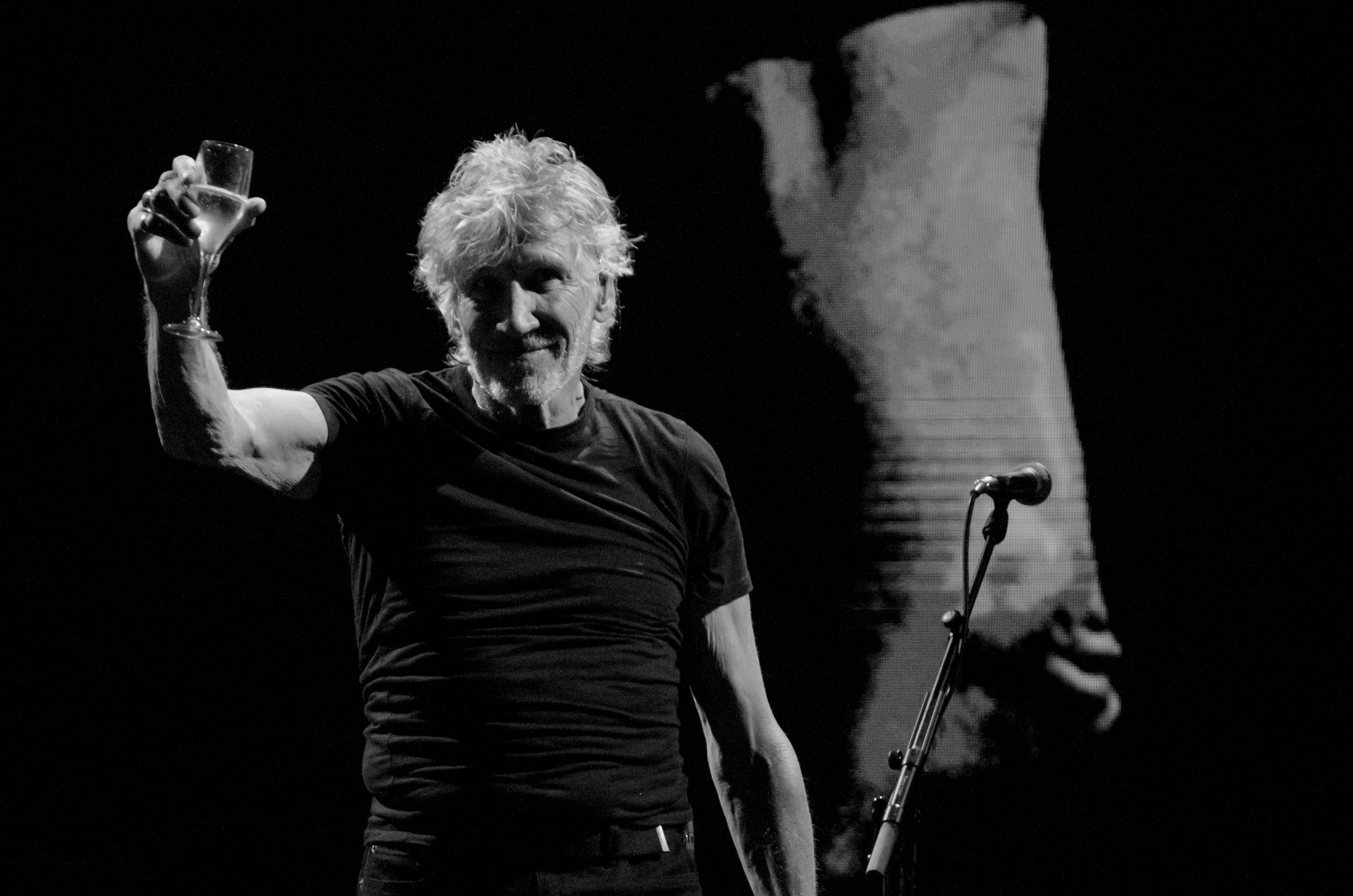 Роджер Уотерс концерт в Москве. Репортажный и свадебный фотограф в Курске Борис Захарчук