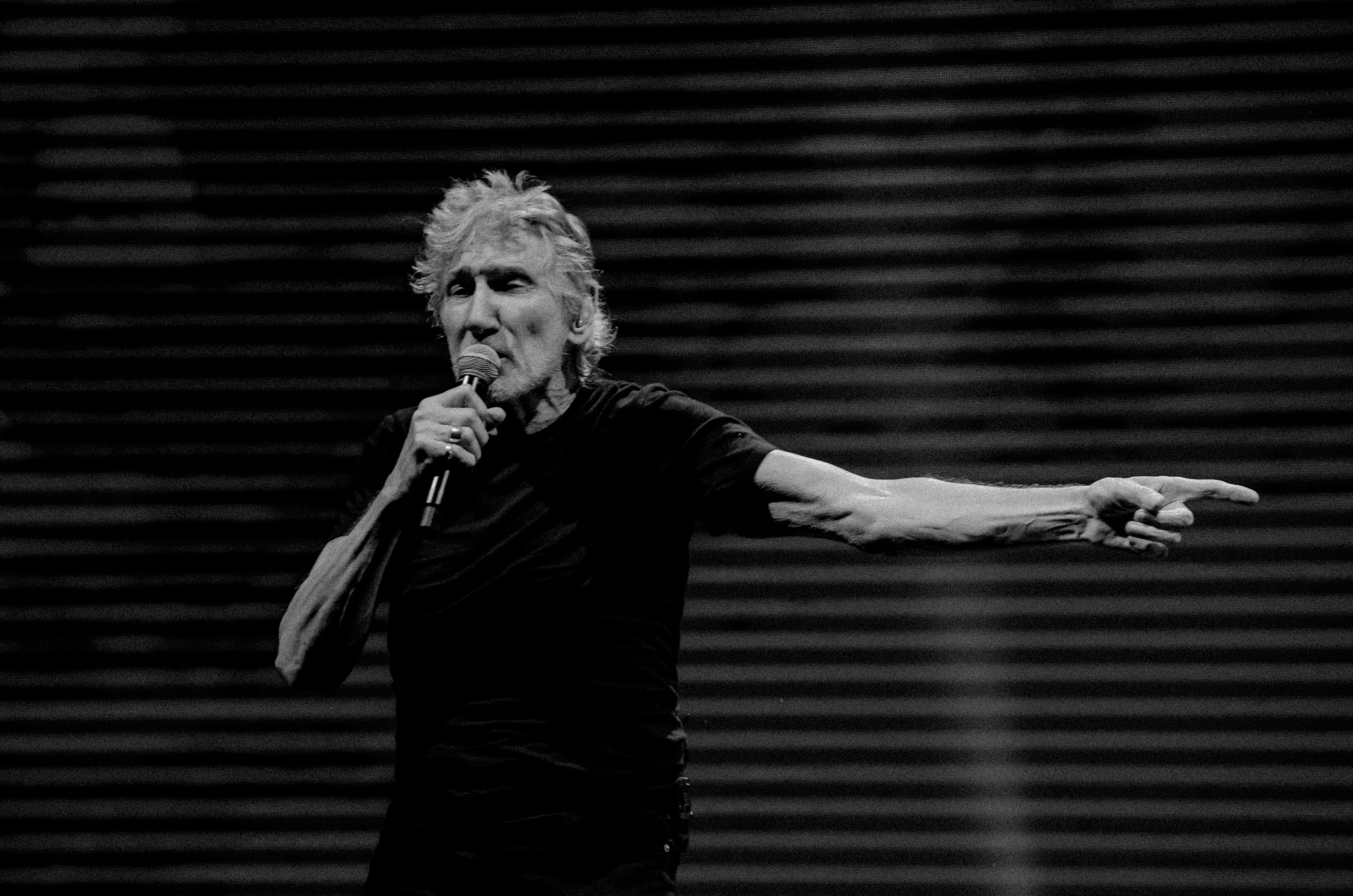 Роджер Уотерс концерт в Москве. Репортажный и свадебный фотограф в Курске Борис Захарчук