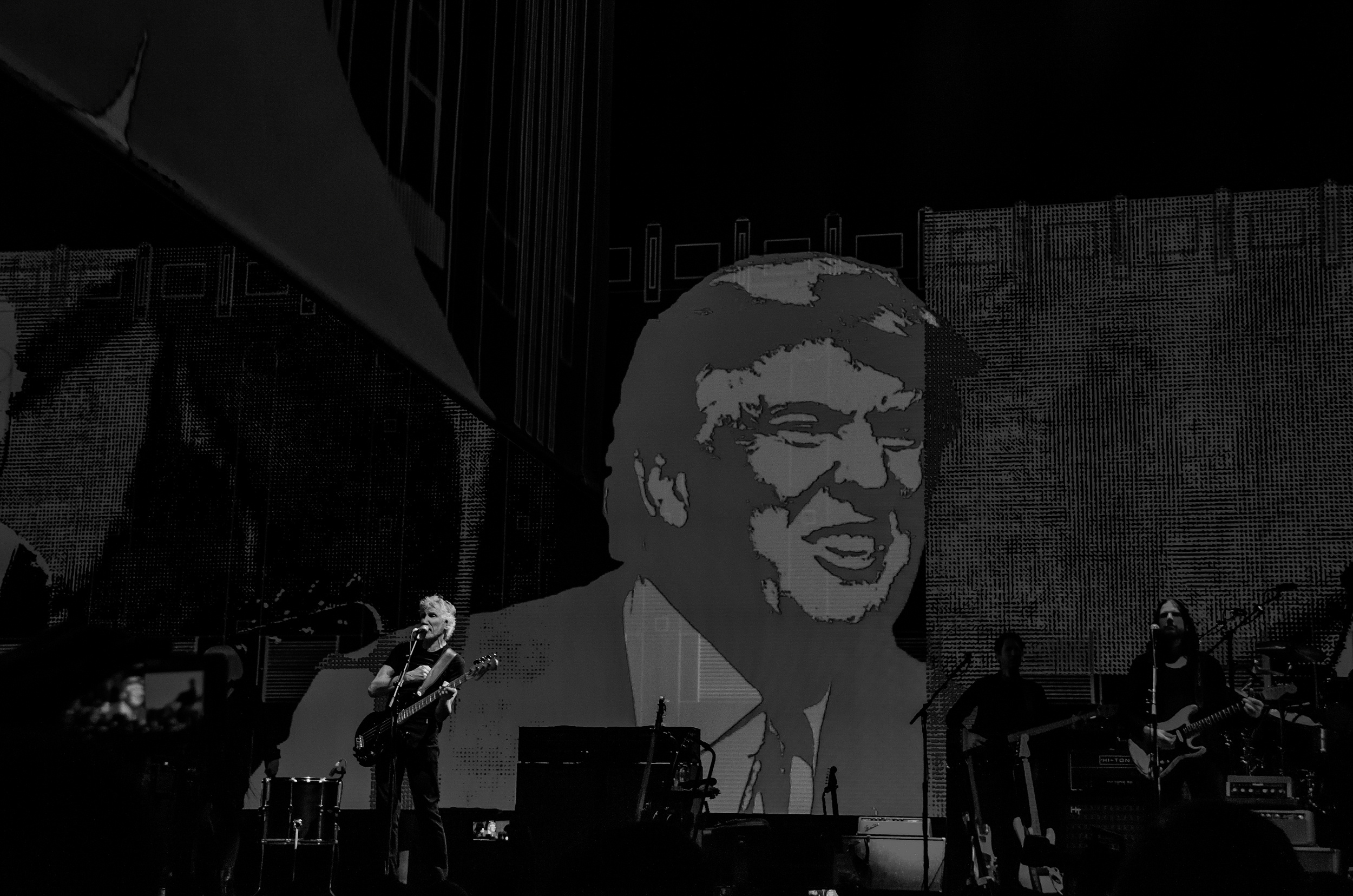 Роджер Уотерс концерт в Москве. Репортажный и свадебный фотограф в Курске Борис Захарчук