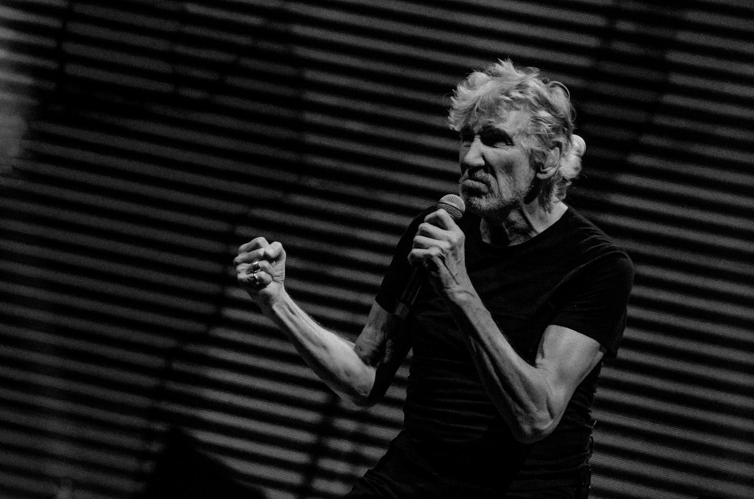 Роджер Уотерс концерт в Москве. Репортажный и свадебный фотограф в Курске Борис Захарчук