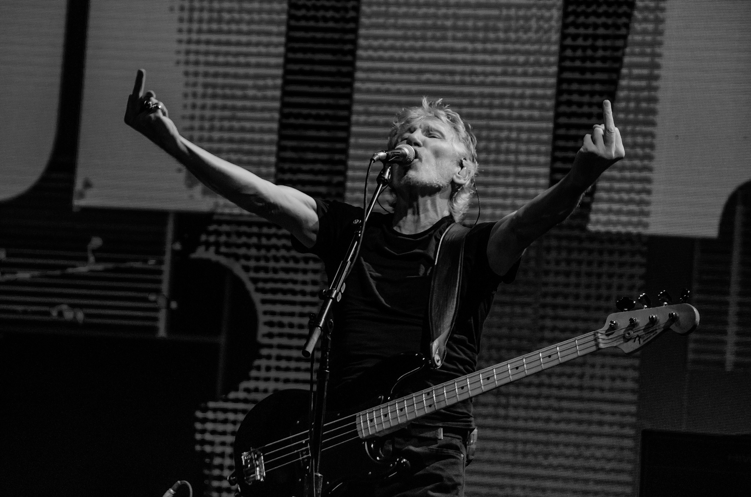 Роджер Уотерс концерт в Москве. Репортажный и свадебный фотограф в Курске Борис Захарчук
