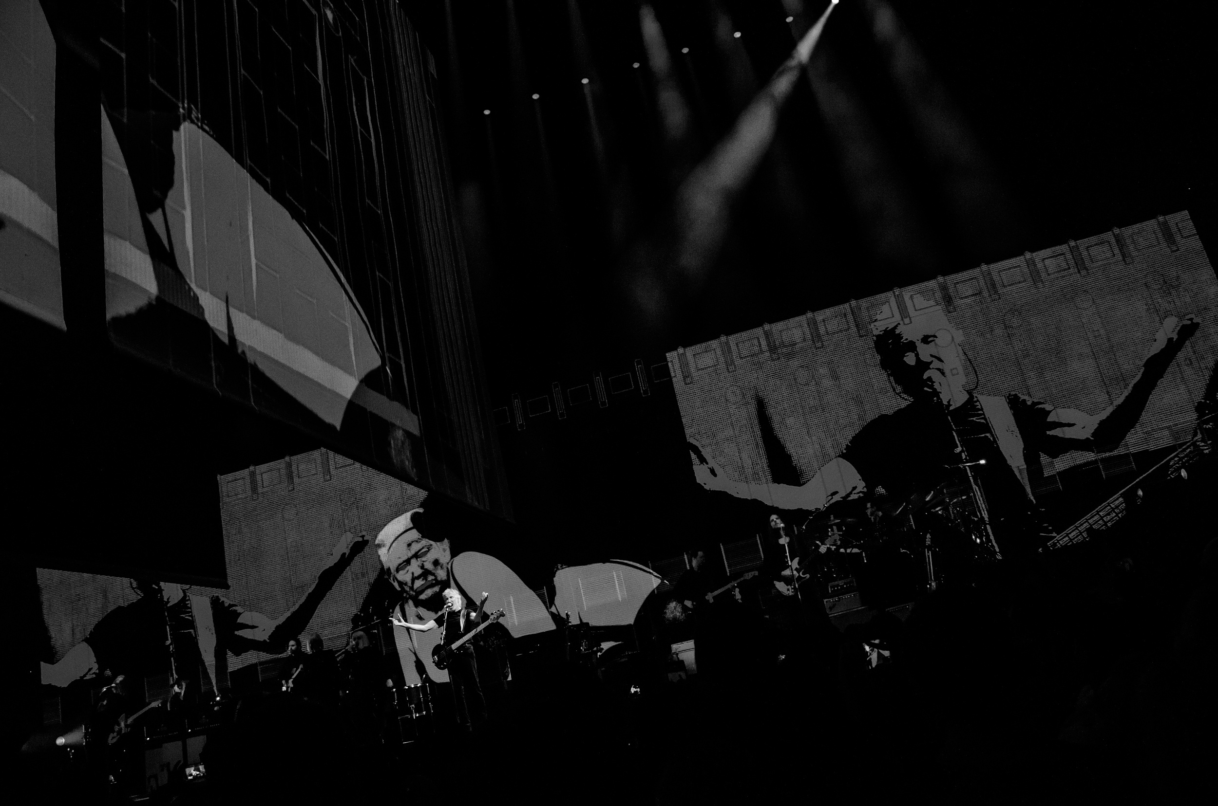 Роджер Уотерс концерт в Москве. Репортажный и свадебный фотограф в Курске Борис Захарчук