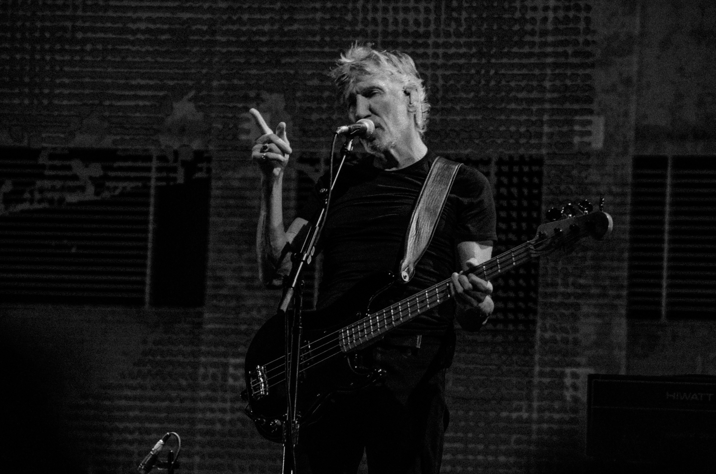 Роджер Уотерс концерт в Москве. Репортажный и свадебный фотограф в Курске Борис Захарчук