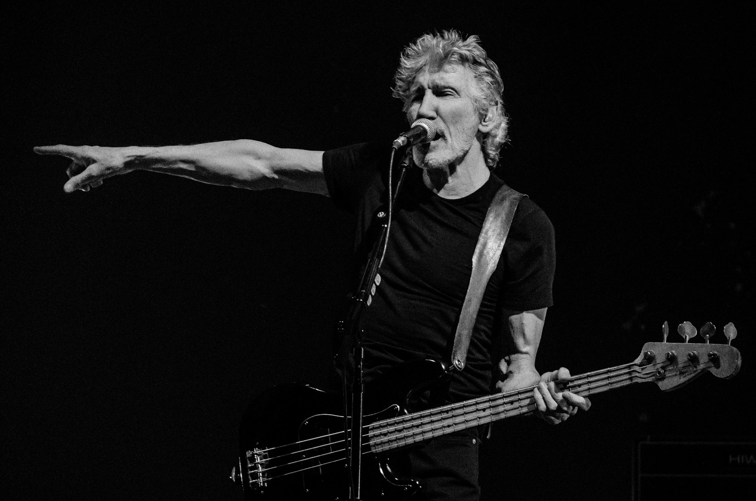 Роджер Уотерс концерт в Москве. Репортажный и свадебный фотограф в Курске Борис Захарчук