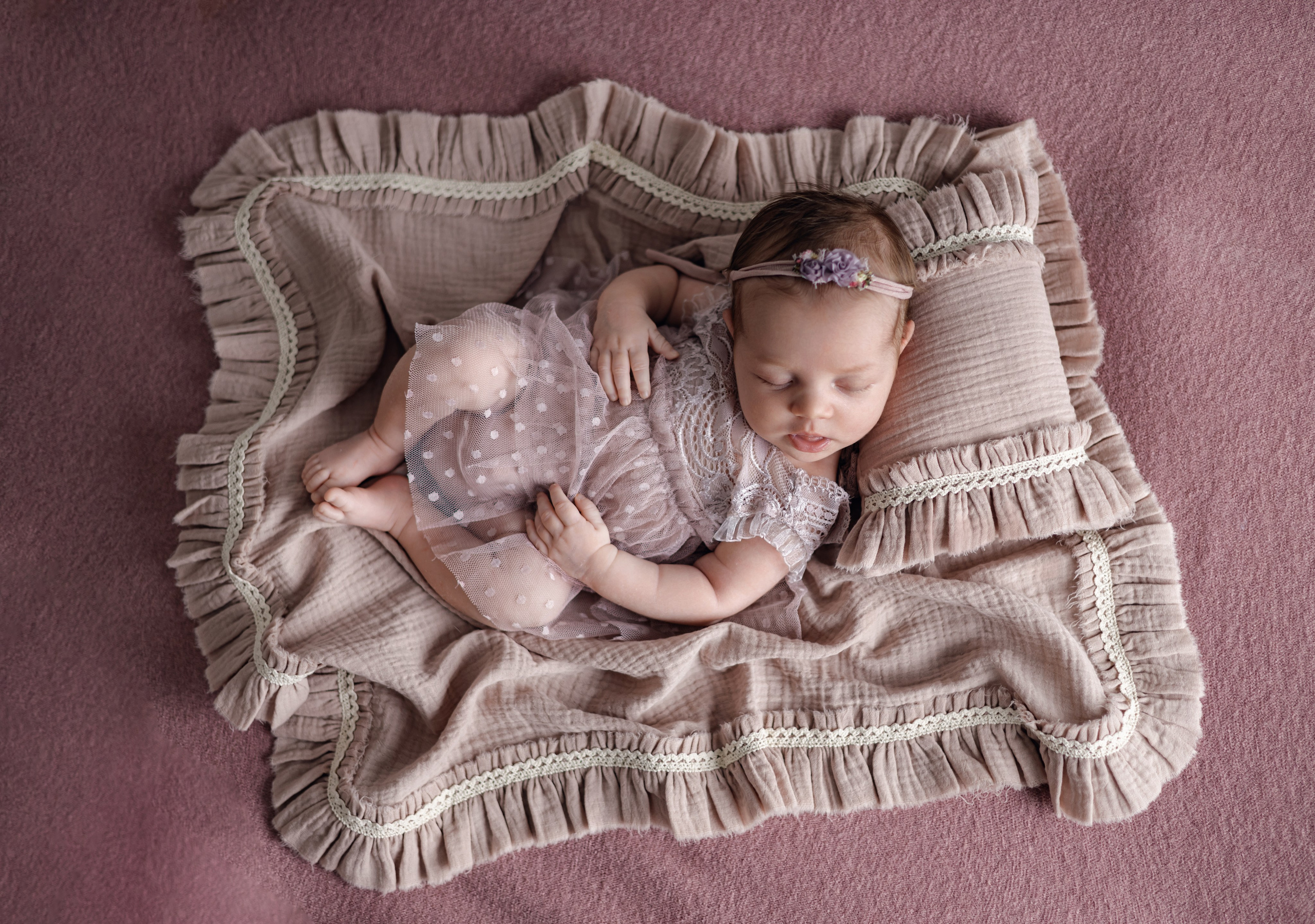 Анна. Евгения Горбунова фотограф новорожденных в Новом Уренгое