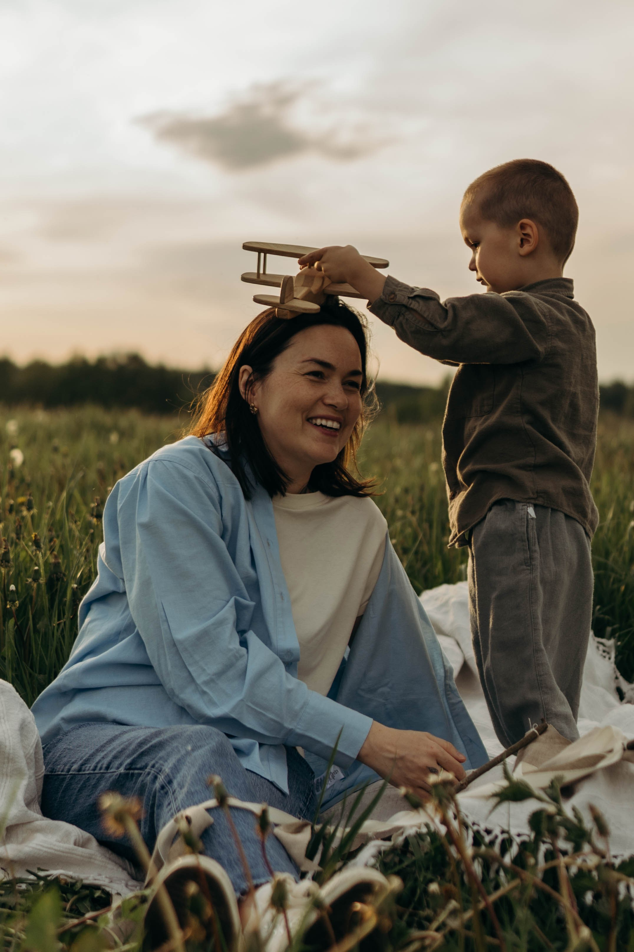Семейная фотосессия на закате. Семейный и портретный фотограф во Владимире и Суздале
