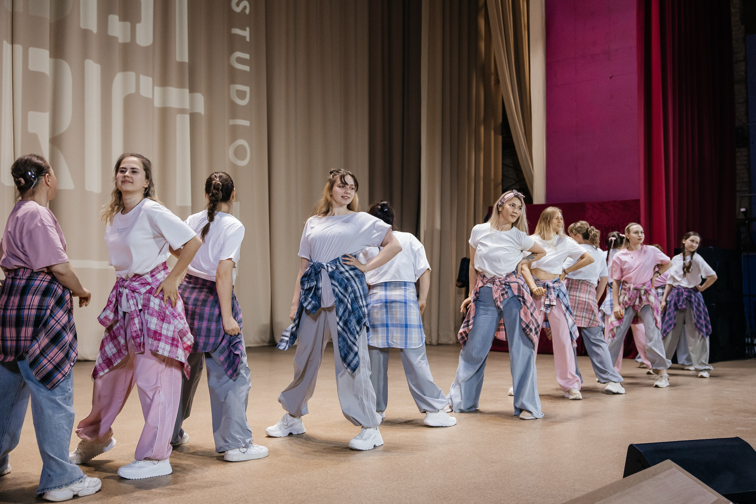 Дистрикт. Отчетный концерт. Свадебный и Семейный фотограф г. Ижевск Гульназ Солдатова. Гульназ фото