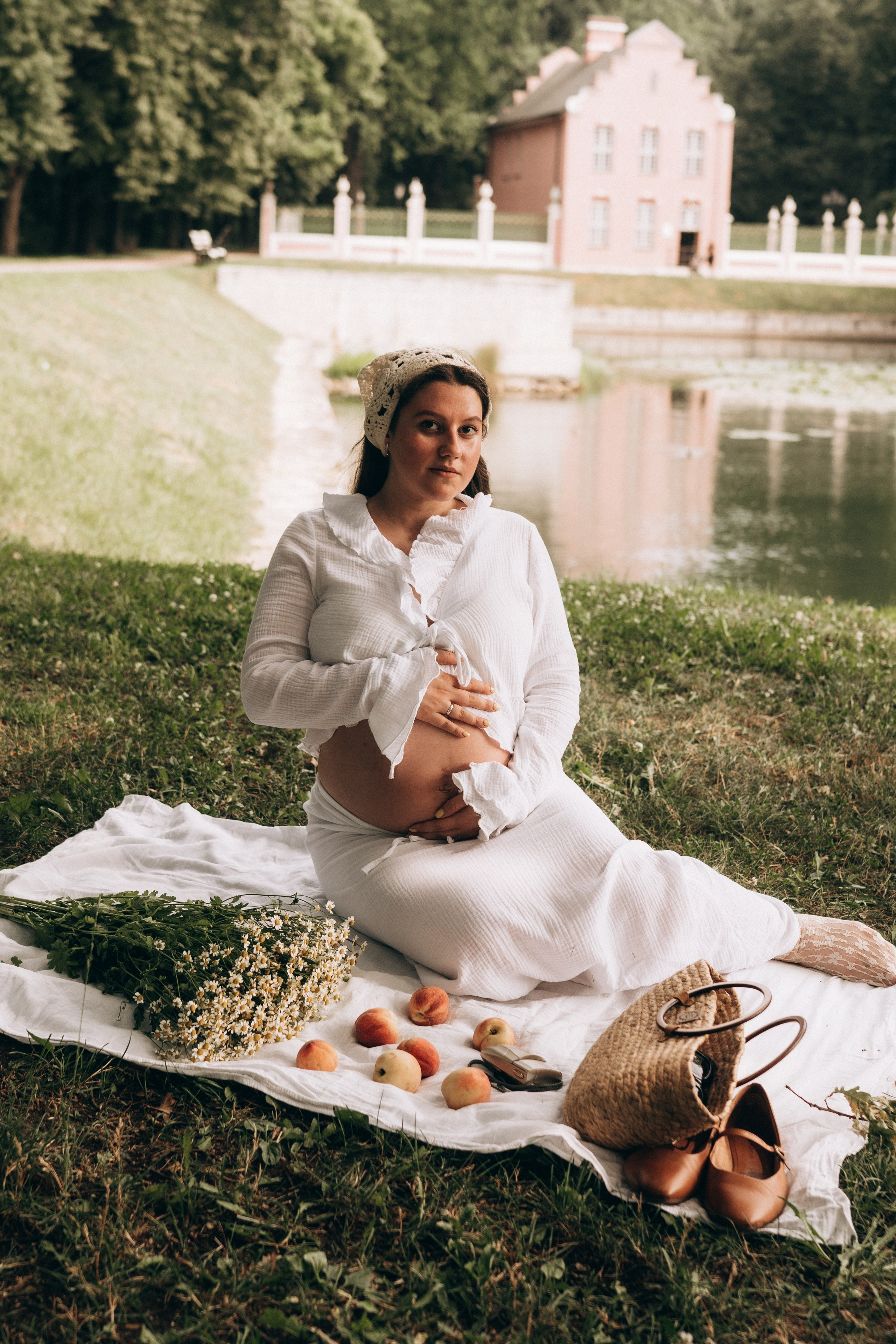 Беременная фотосессия в Кусково. Семейный, ньюборн фотограф, фотограф на роды в Москве, Виктория Тюльдюкова