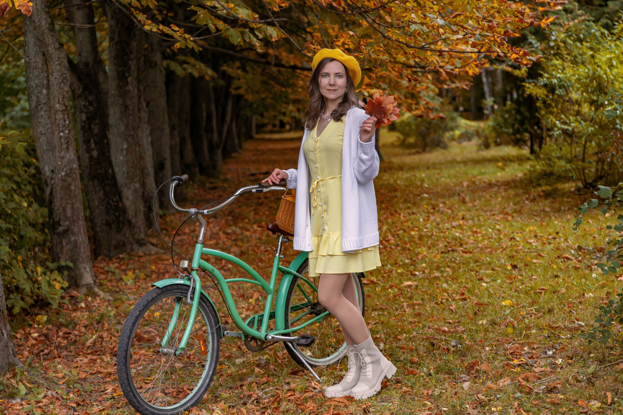 Жёлтая осень и ретро-велосипед. Репортажный, семейный и студийный фотограф в Москве Демин Алексей