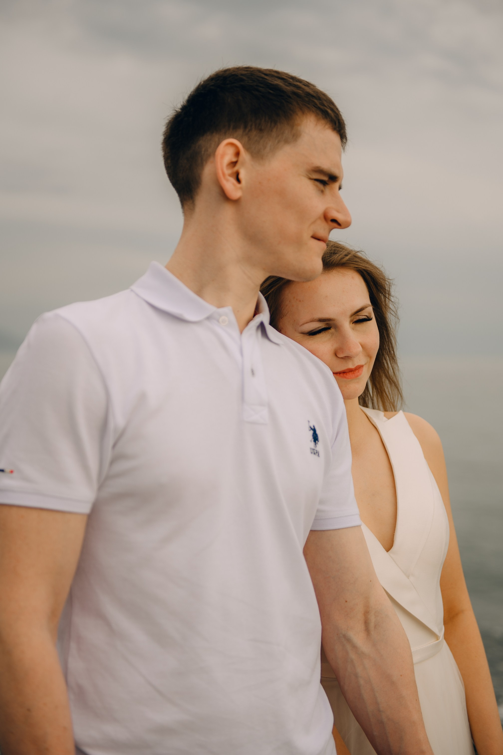 Свадебная прогулка пляж Бархатные Сезоны. Свадебный и семейный фотограф София Невская