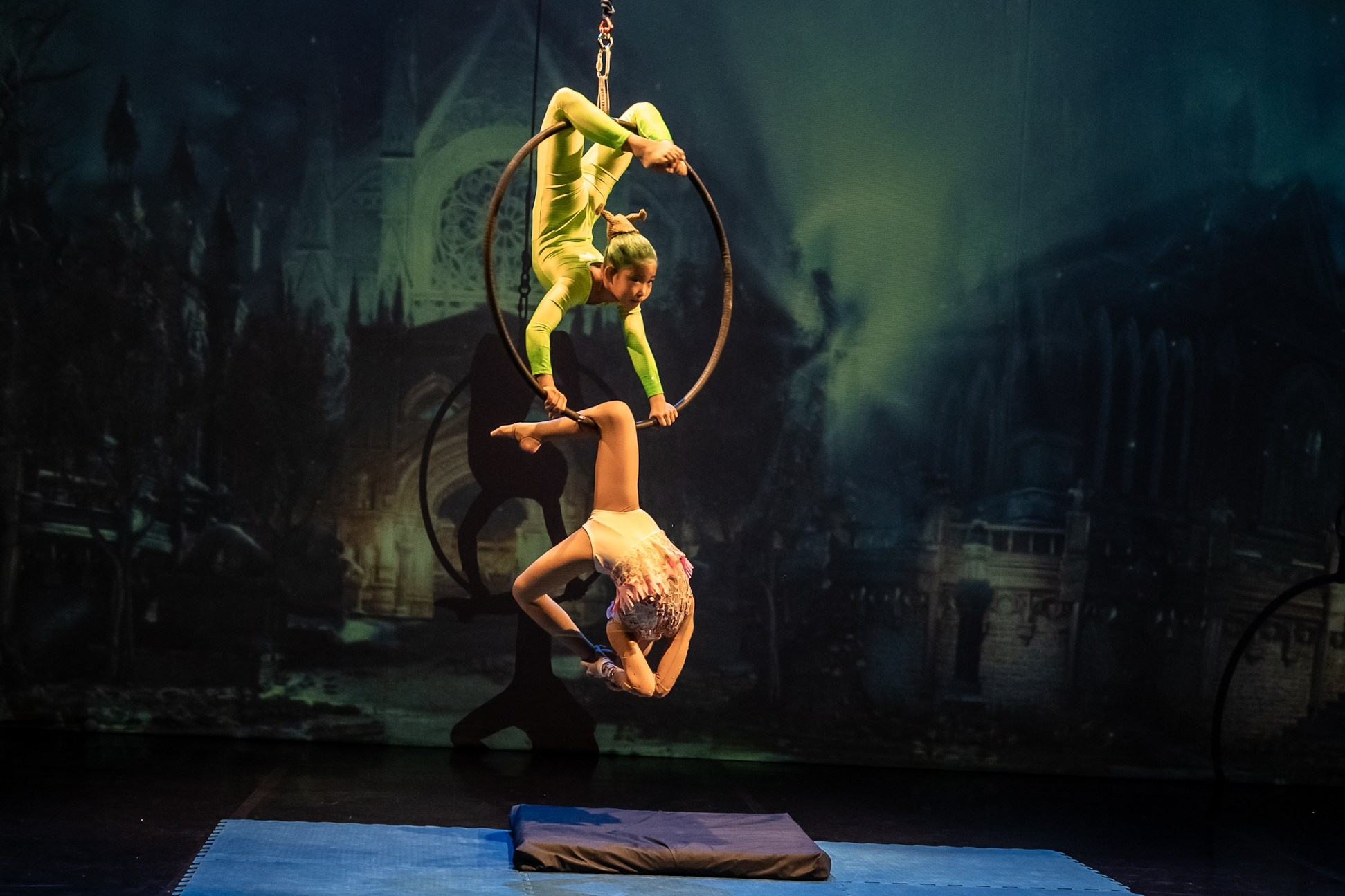 Отчетное выступление студии воздушной гимнастики Sport Evolution. Свадебный и семейный фотограф София Невская