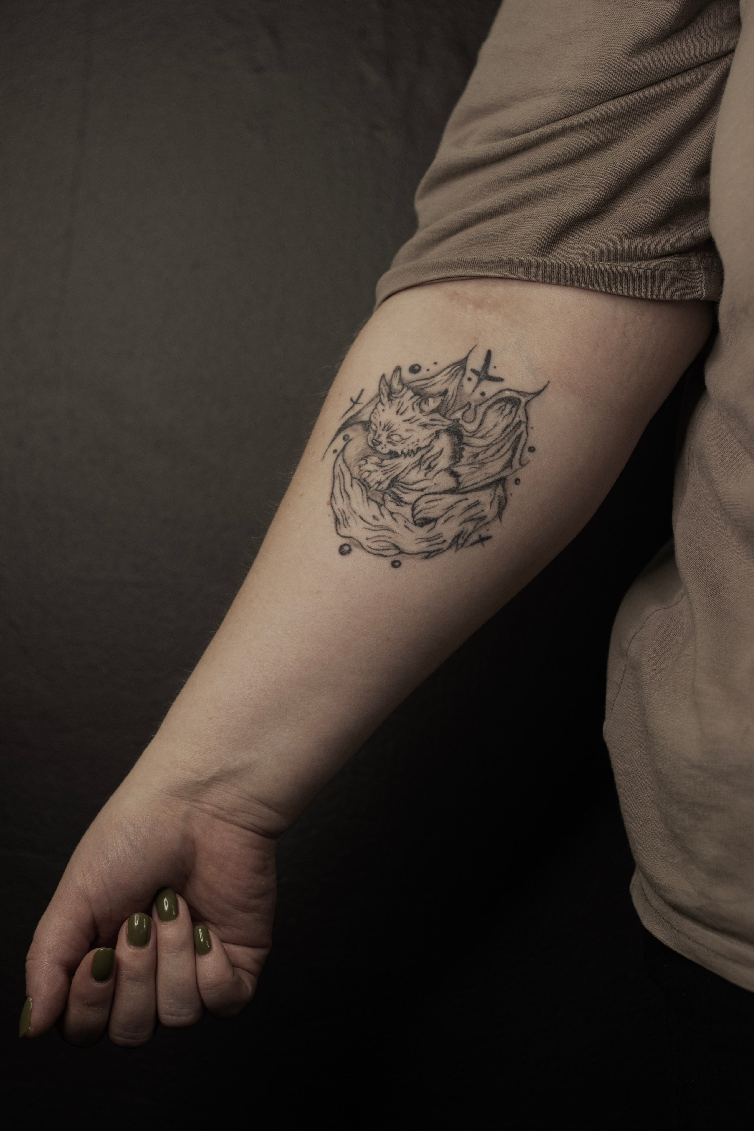 Милена, тату-мастер и художница. Контент-фотограф для творческих единиц и мастеров в Санкт-Петербурге