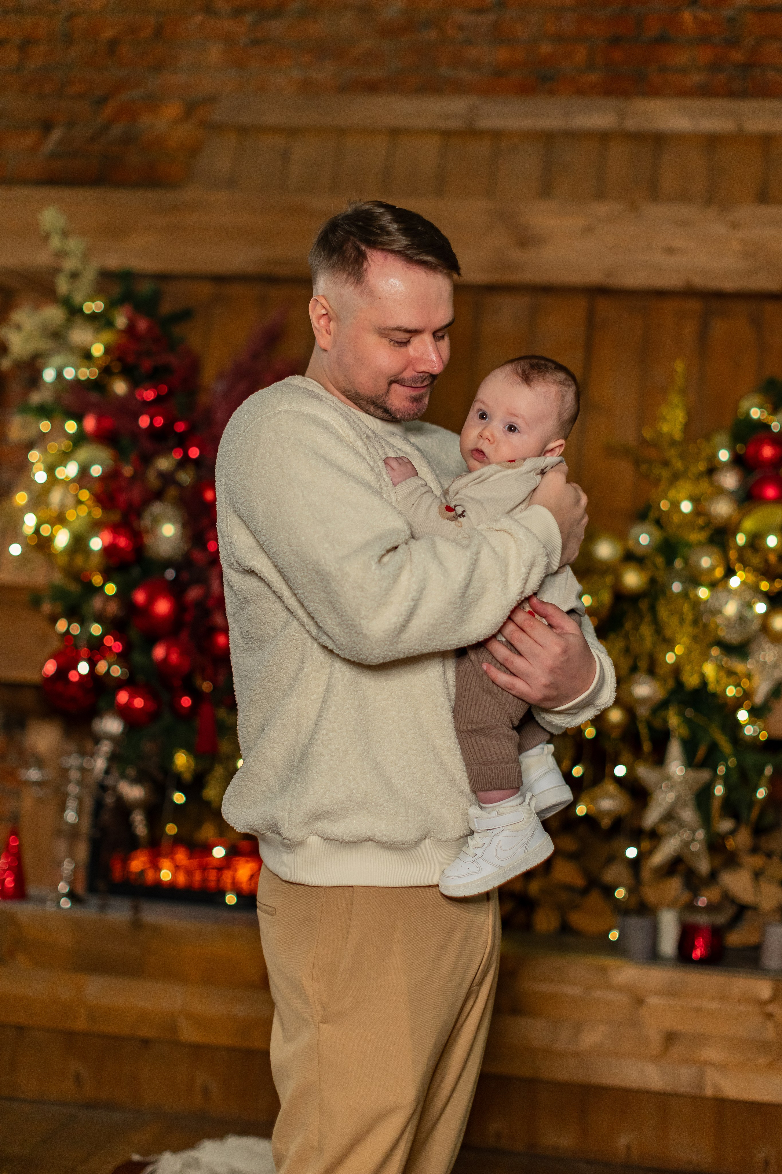 Фотосессии в Famous студии зал Оскар. Фото и видео Москва. Свадебный фотограф, видеограф, фотосессии, видеосъемка