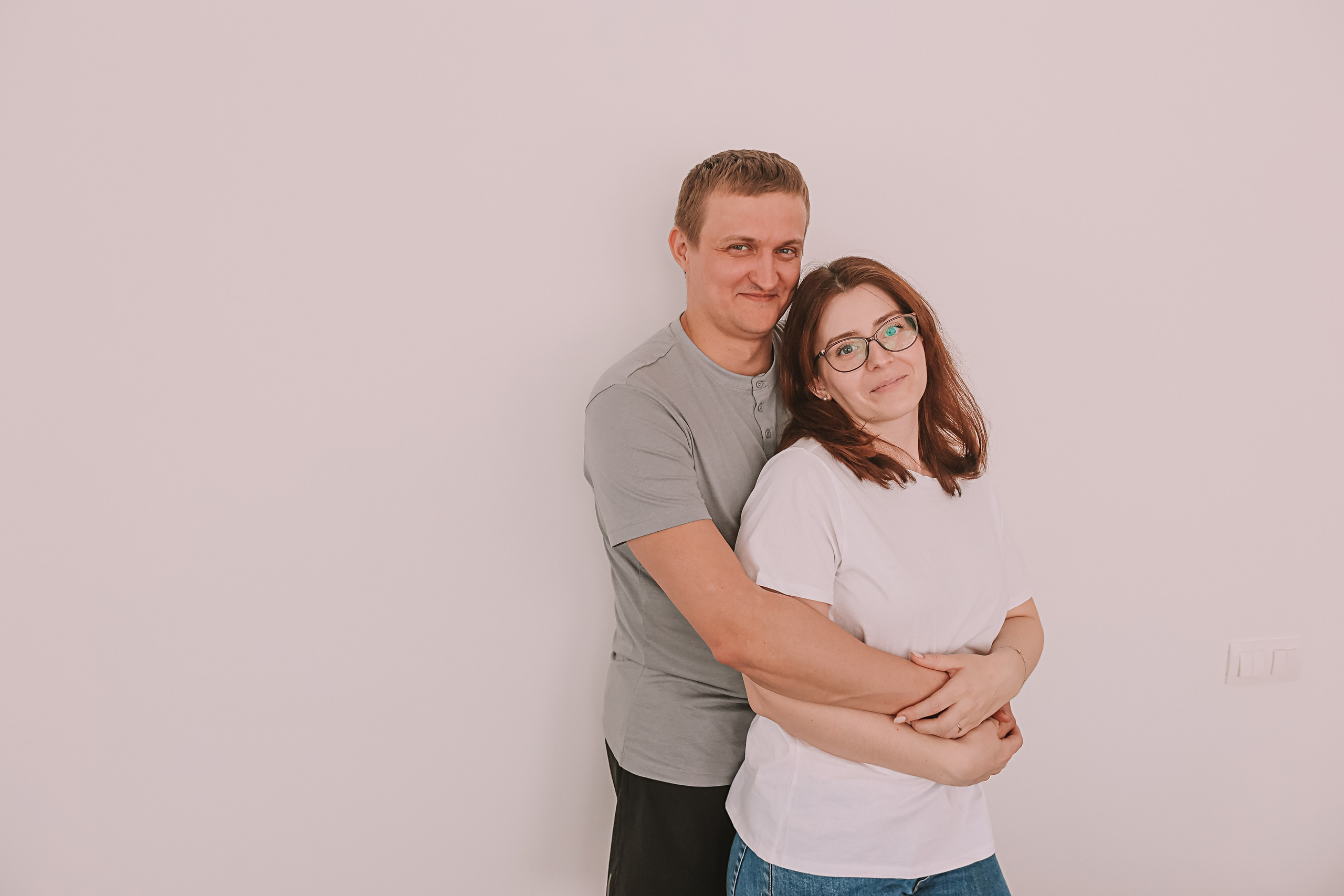 Семейная в домике (репортаж). Семейный фотограф Тюмень, фотограф на роды Салмина Мария