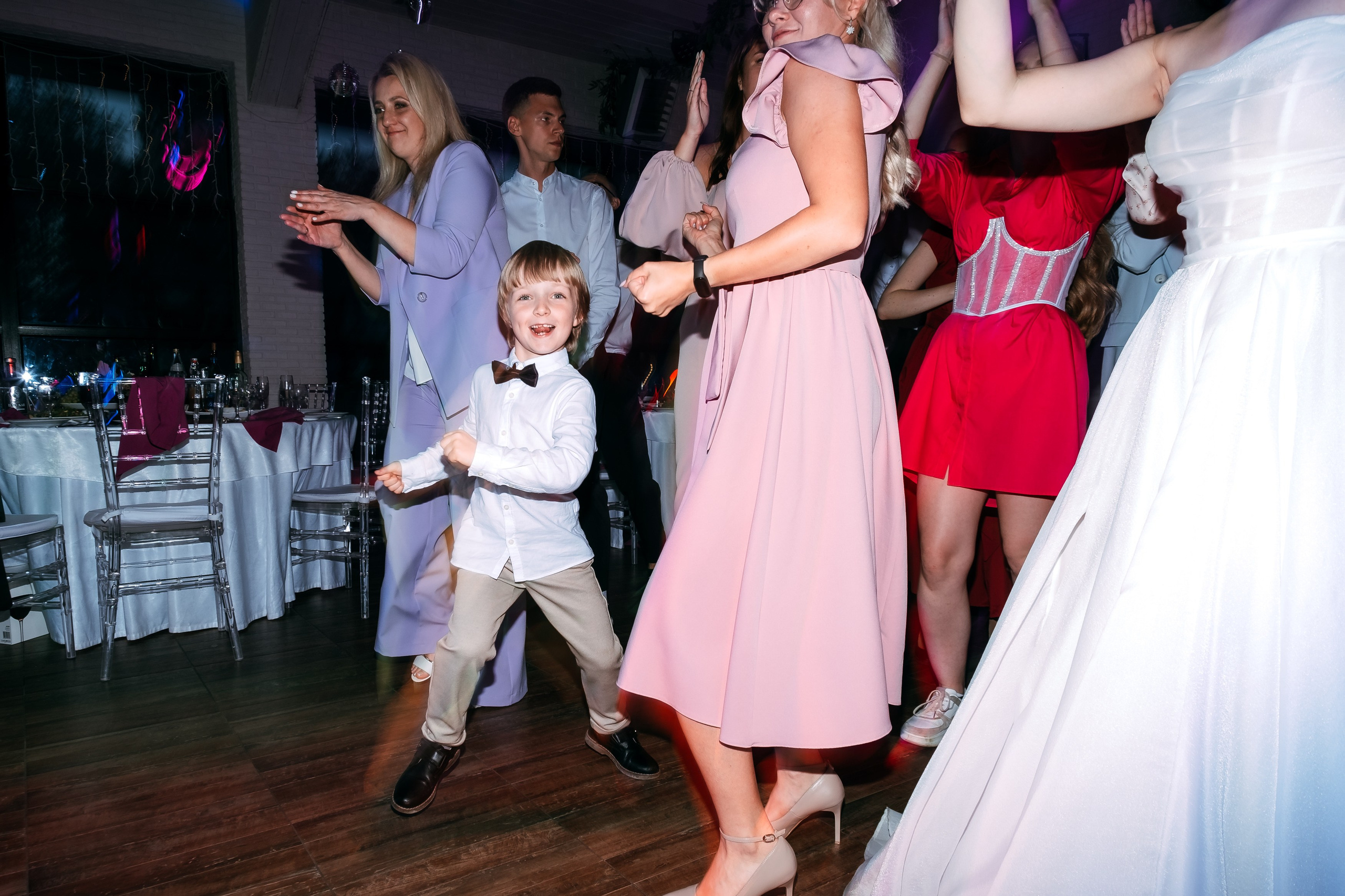 «С 1-го МЕДЛЯКА в лагере до 1-го ТАНЦА на свадьбе» — ЧАСТЬ 2. Свадебный фотограф Никита Росин | Смоленск, Москва, СПБ