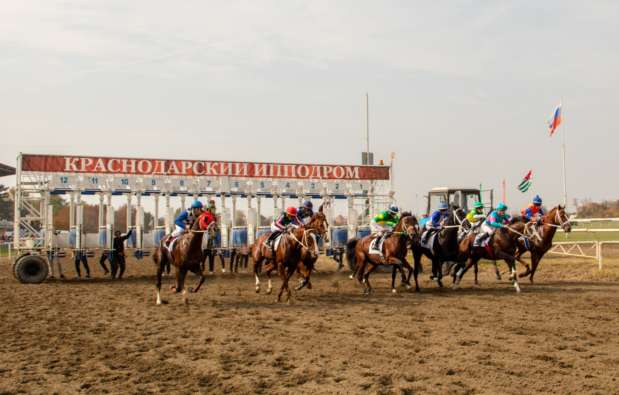 Закрытие скакового сезона на Краснодарском ипподроме. Репортажный, промышленный и маркетплейс-фотограф Дмитрий Чернат
