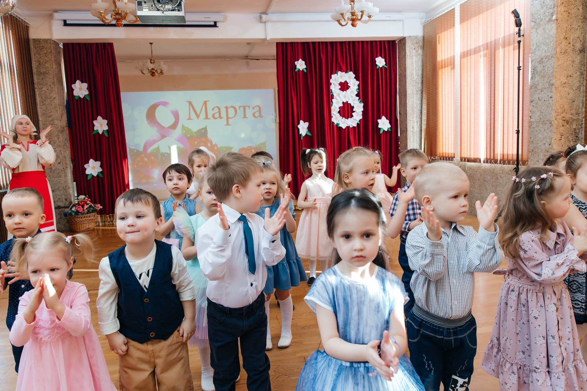 Детский сад № 93 — Утренник (07.03.2023). Свадебный и семейный фотограф Крамар Наталья