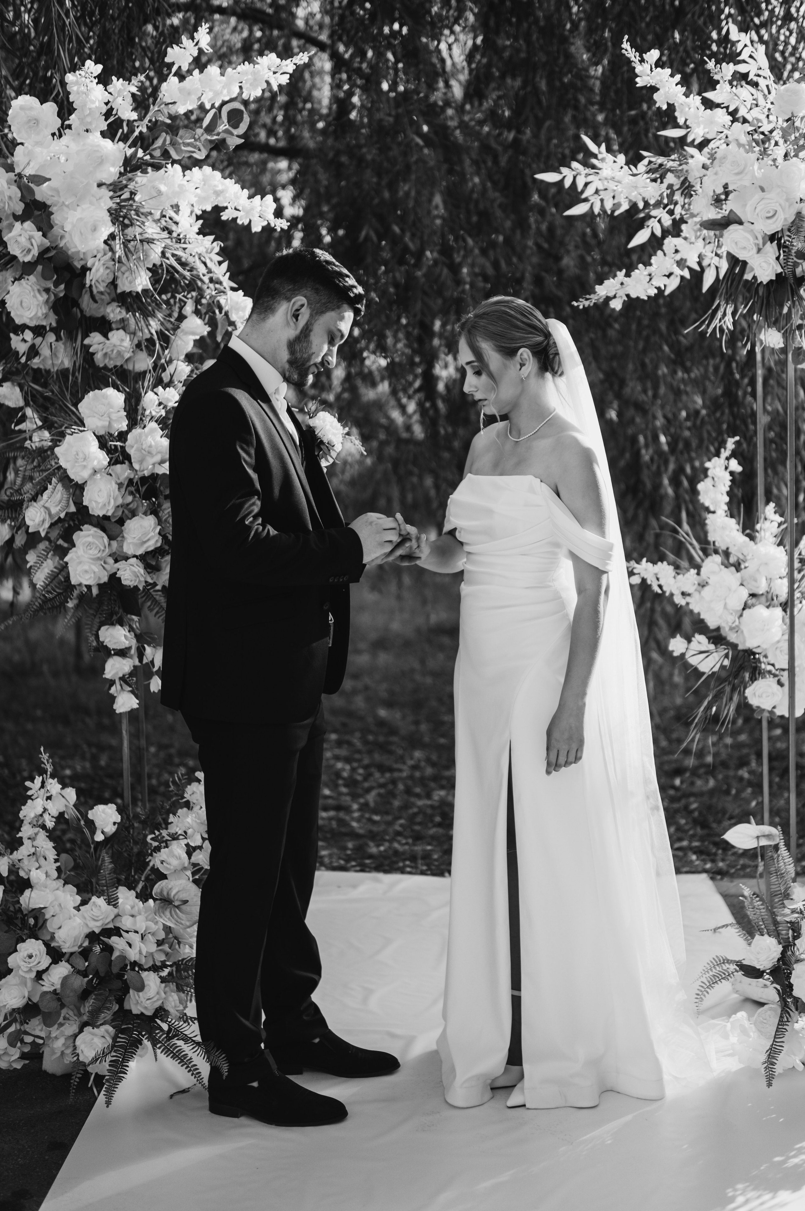 Даниил и Валерия. Черная утка. Полный день. Фотограф Екатерина Бочарникова