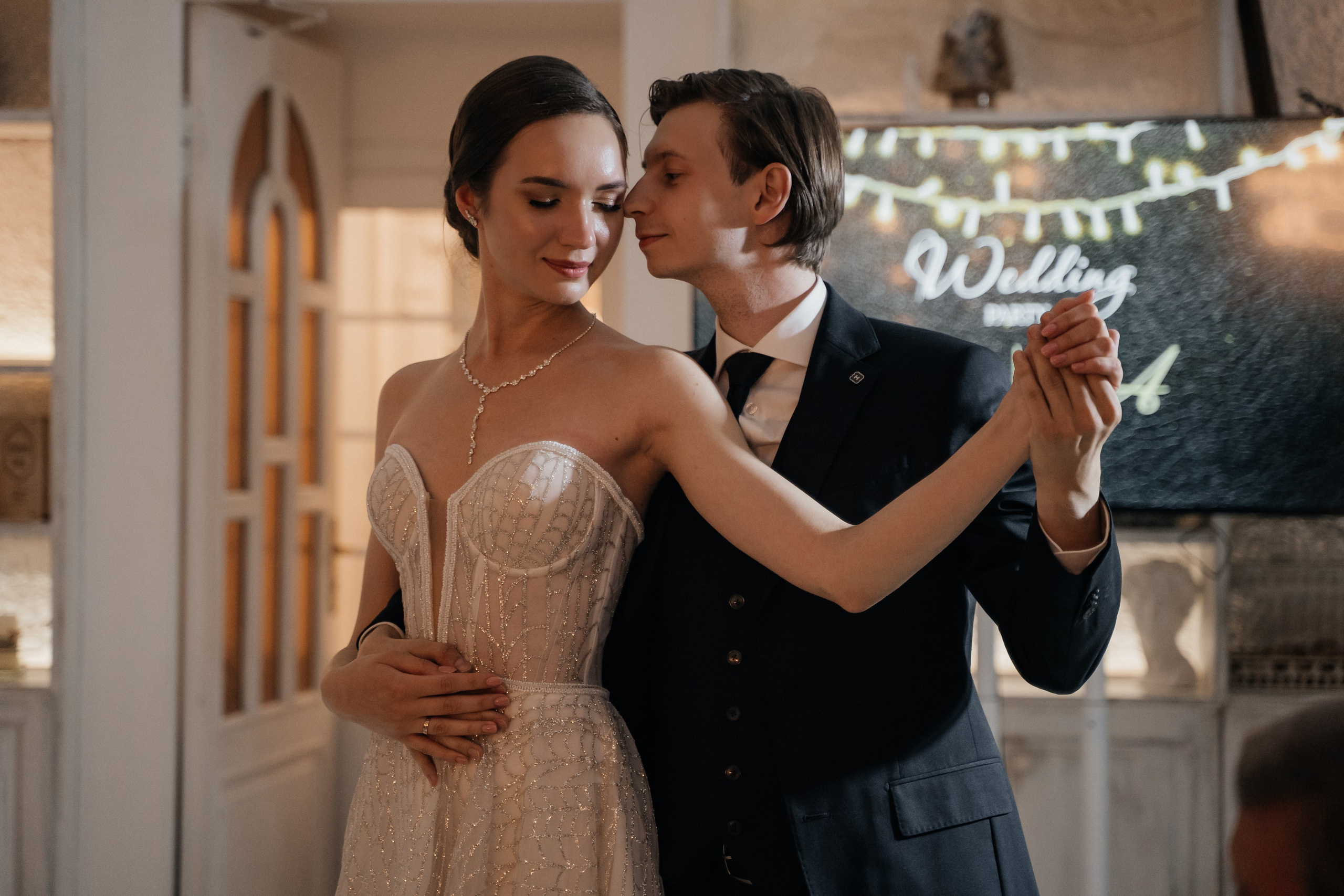 Wedding «A long walk». Свадебные фотограф и видеограф Наталья и Анатолий Новиковы СПб