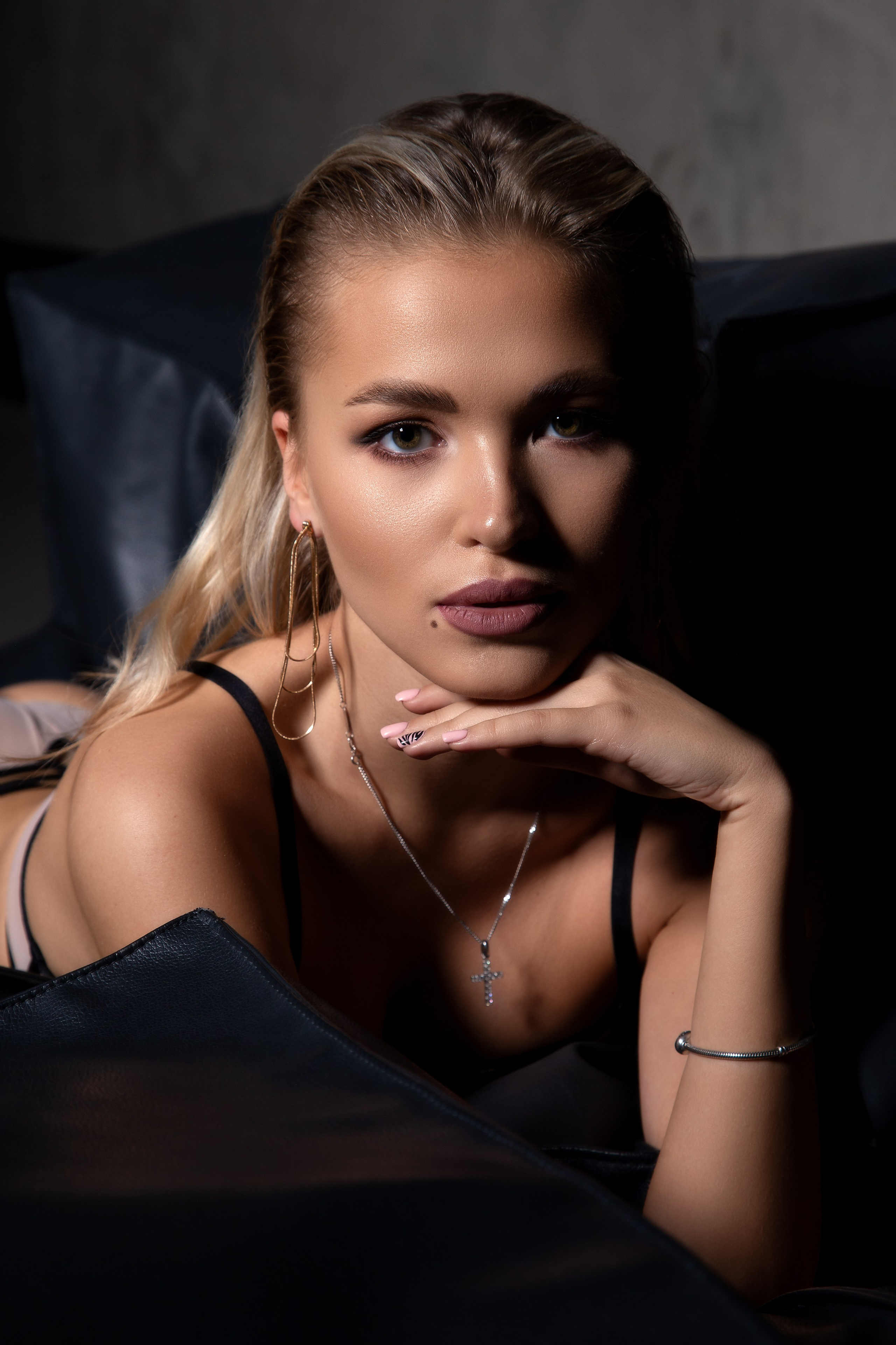 Студия. Портретный Студийный и уличный фотограф Москва. Индивидуальные, Семейные, Беременность, Будуар, Каталог, контент съемки для блога и бизнеса