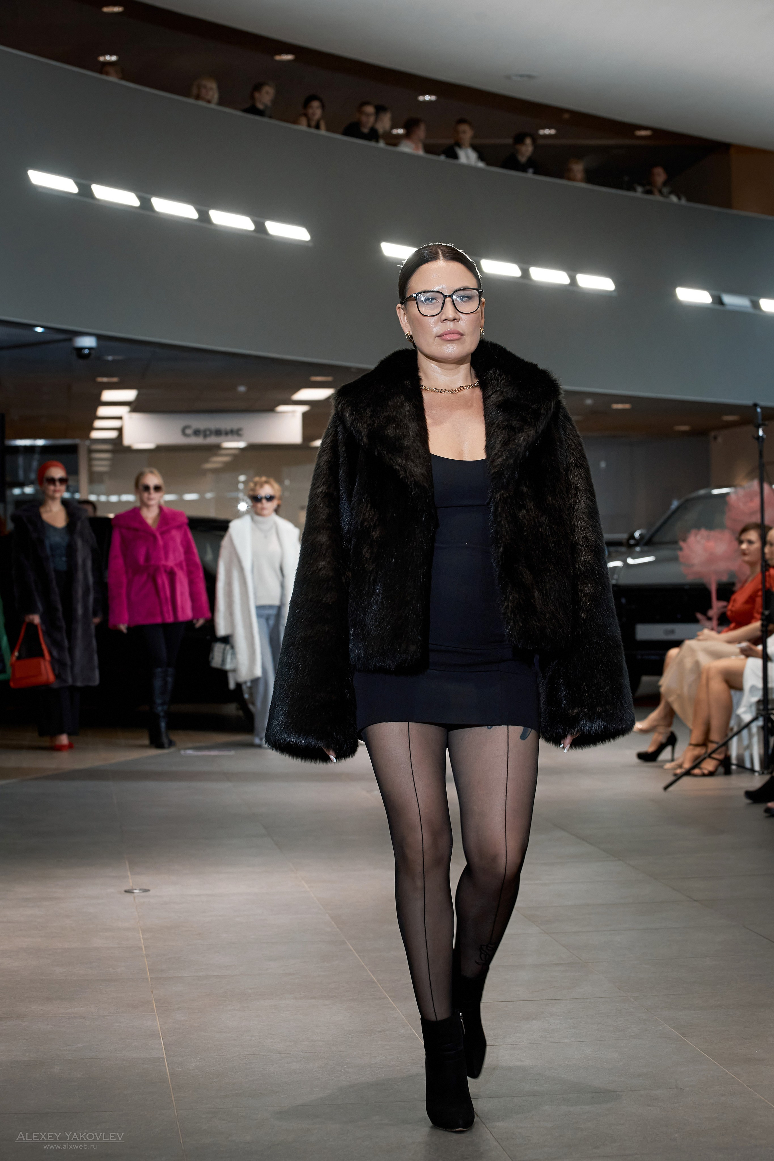 Модный показ PRE-FALL модельной школы Modeling+. Фотограф Алексей Яковлев